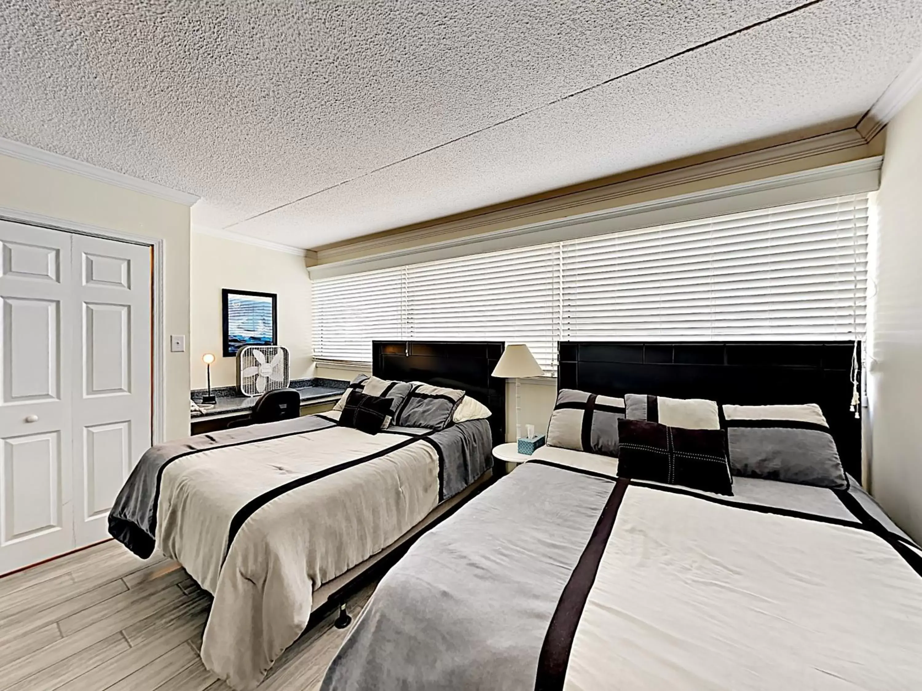Bedroom, Bed in Beach Vacation Condos