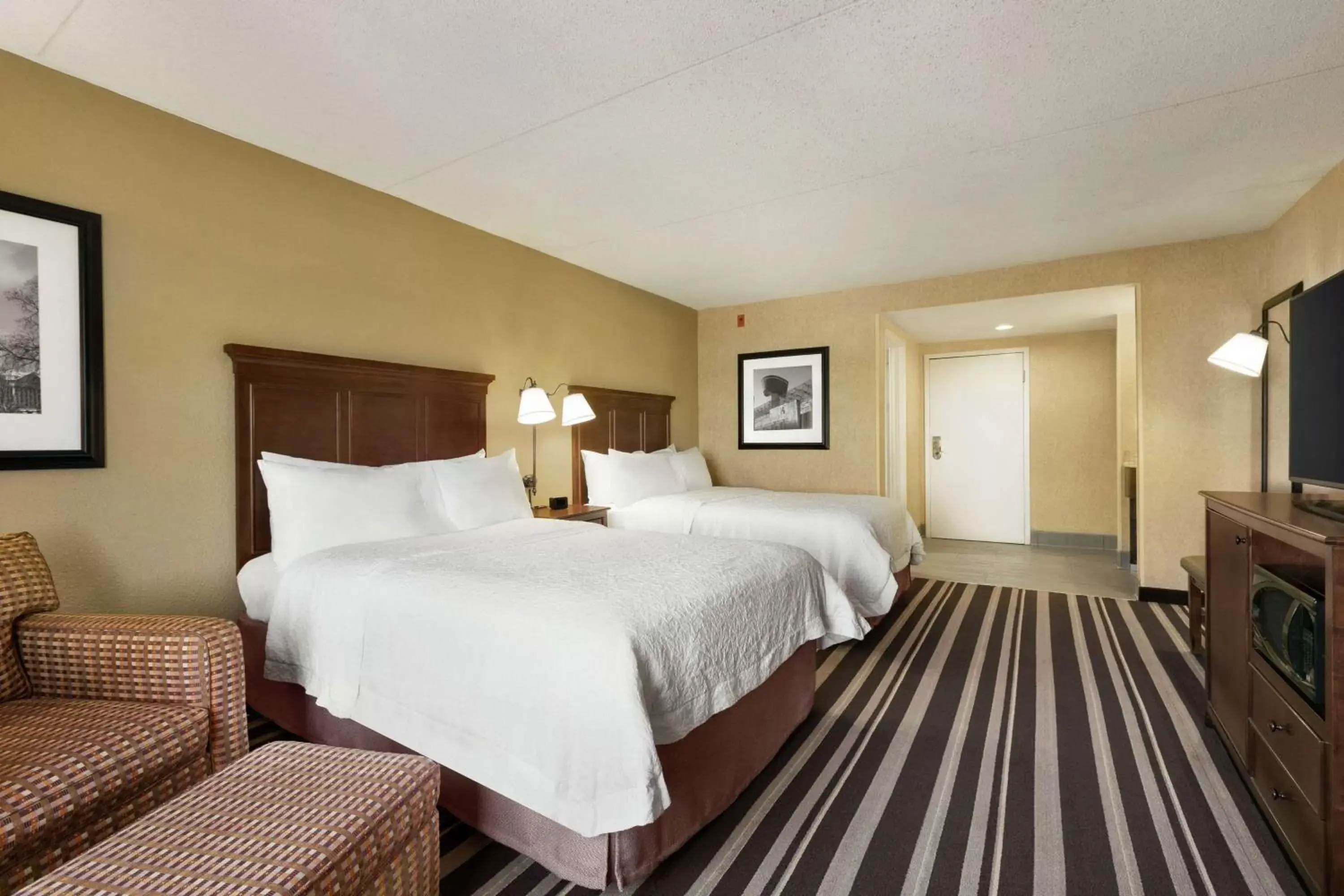 Double Room with Two Double Beds - Hearing Access/Non-Smoking in Hampton Inn Washington-Dulles International Airport South Double Room with Two Double Beds - Hearing Access/Non-Smoking in Hampton Inn Washington-Dulles International Airport South