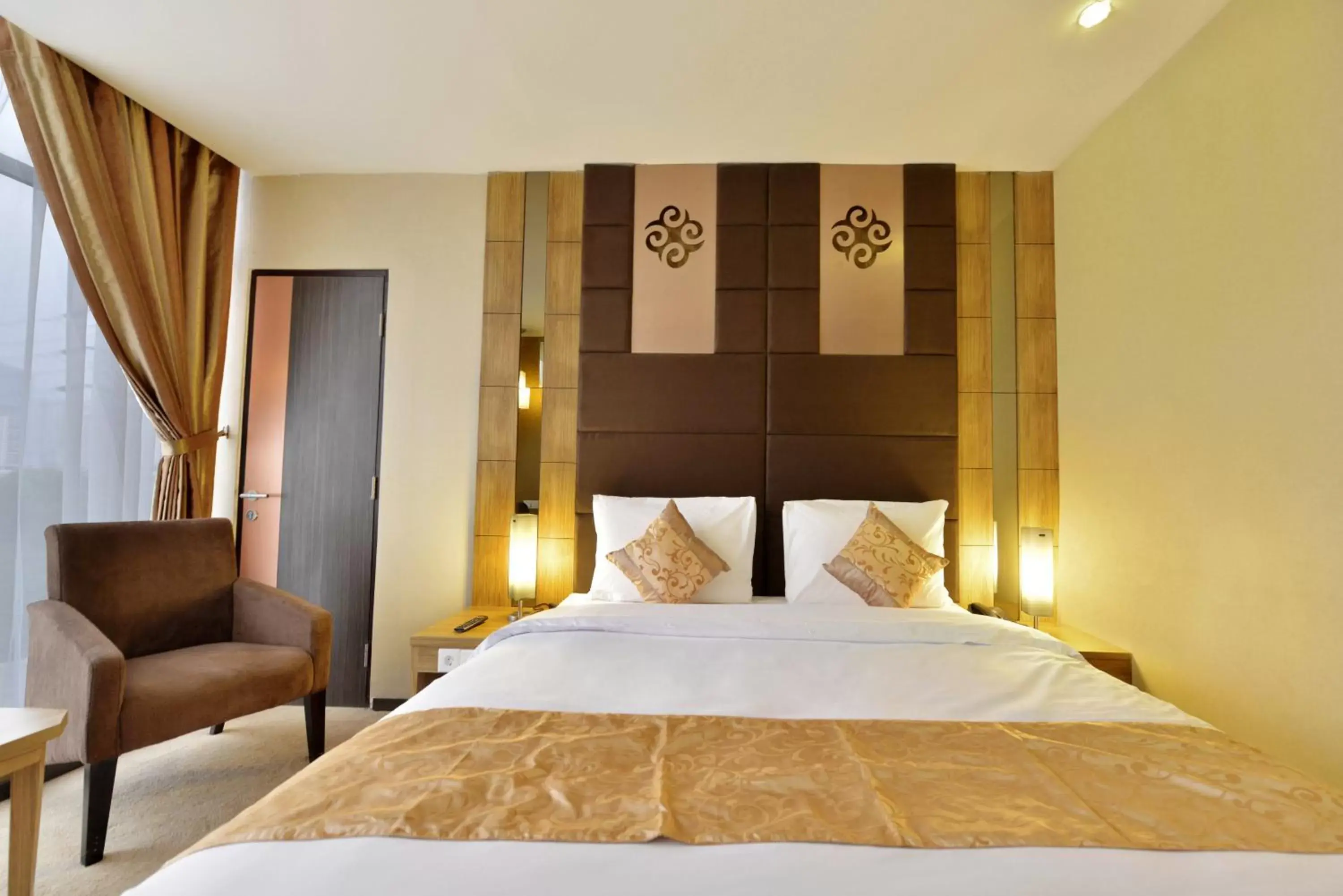 Bedroom, Bed in Grand Tjokro Jakarta