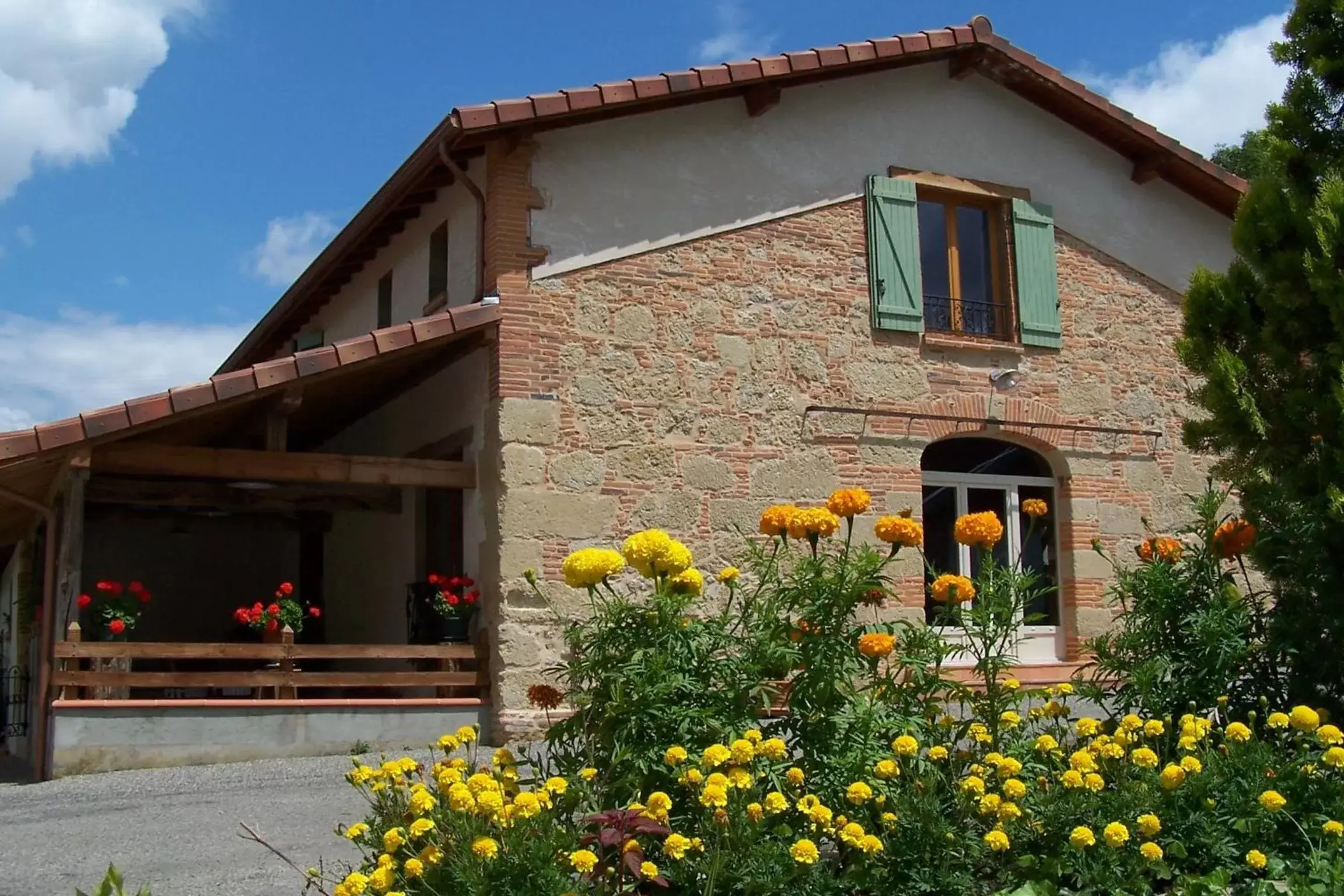 Facade/entrance, Property Building in Chambre d'Hôtes Le Moulin d'Encor