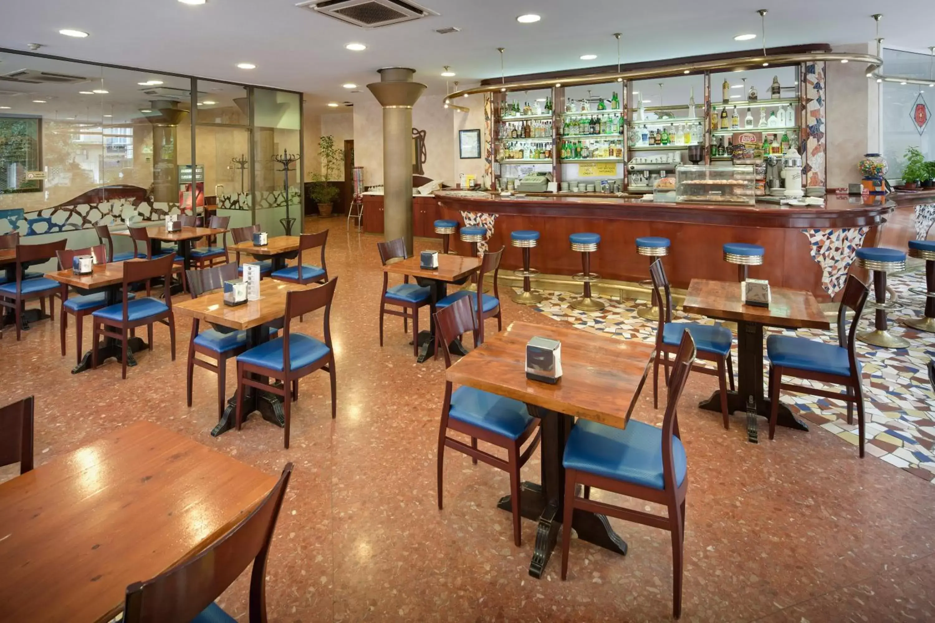 Restaurant/Places to Eat in Hotel Gaudi
