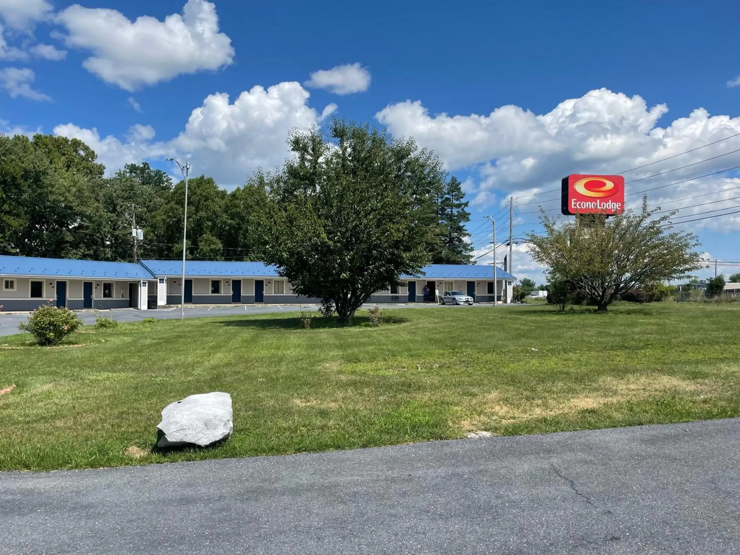 Property Building in Econo Lodge Mechanicsburg