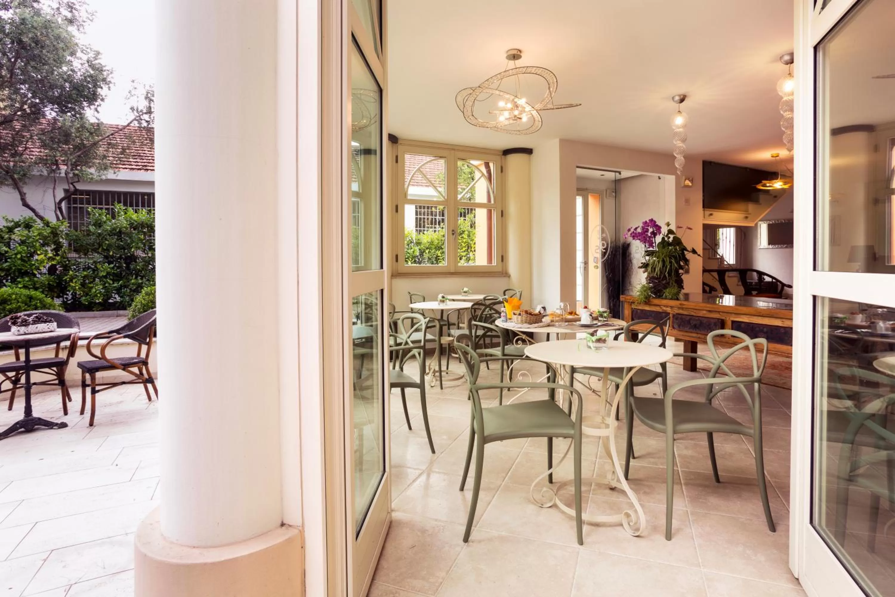 Restaurant/places to eat in La Villa Desenzano