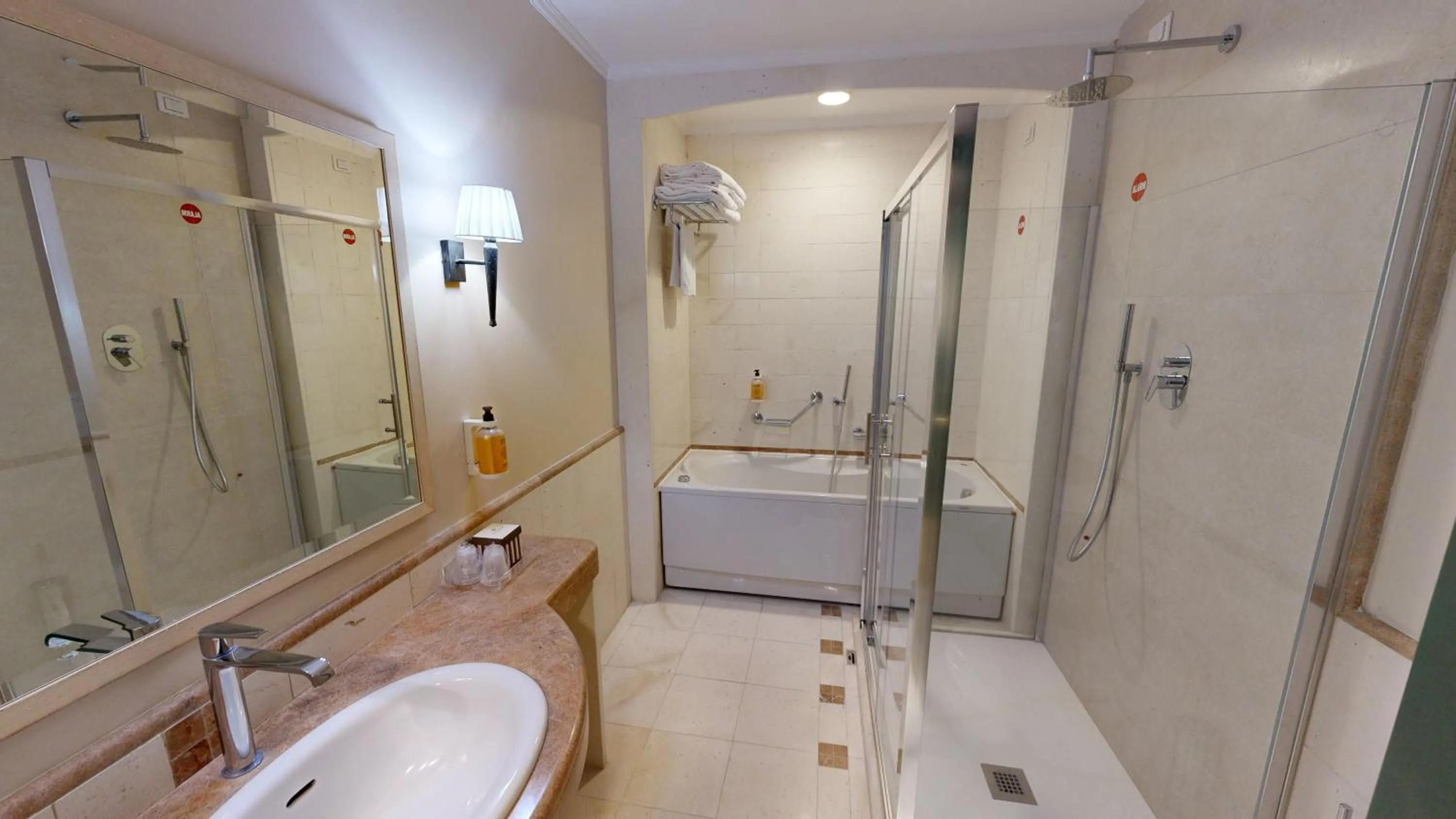 Family in Relais La Fattoria