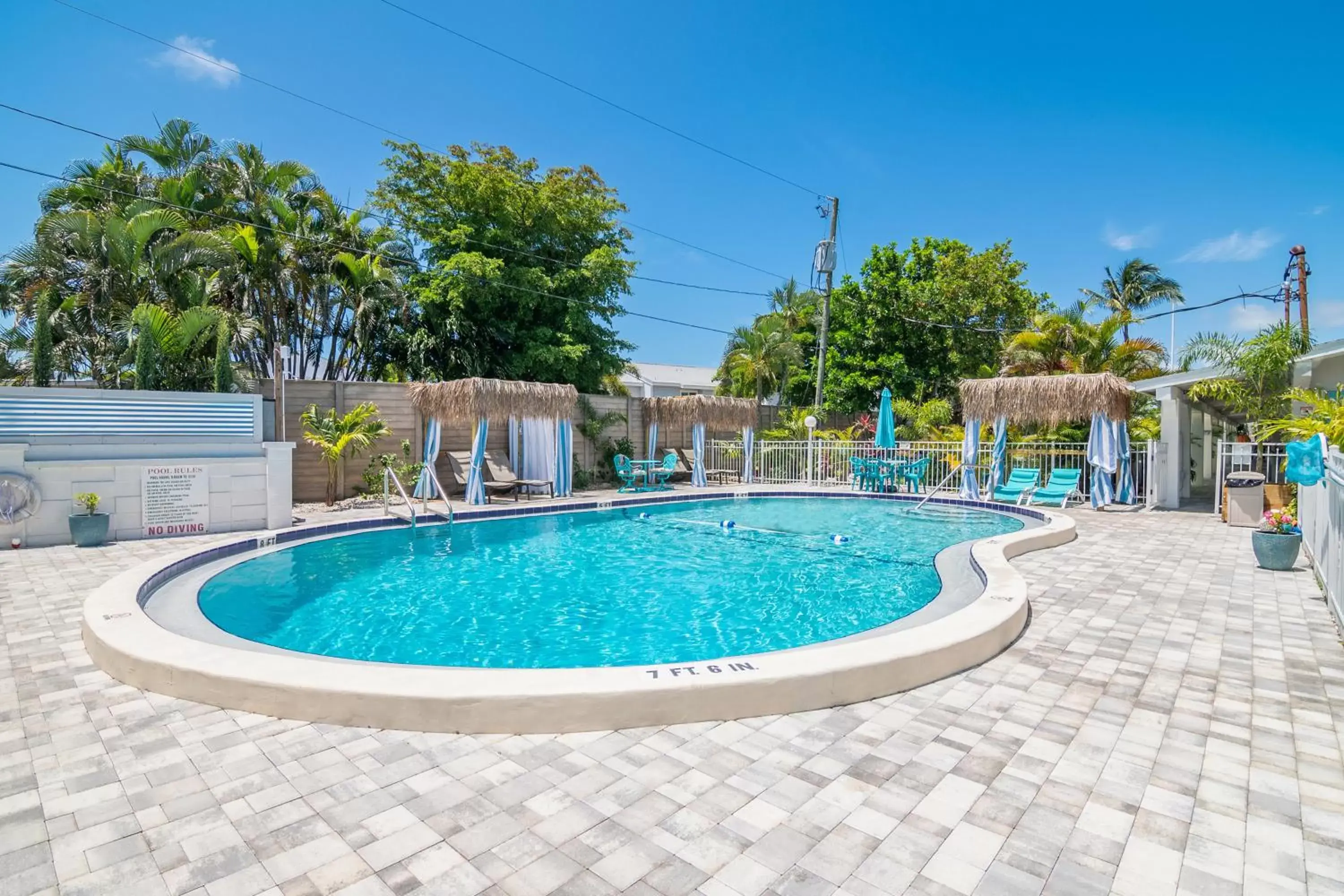 Pool view, Swimming Pool in Latitude 26 Waterfront Boutique Resort - Fort Myers Beach