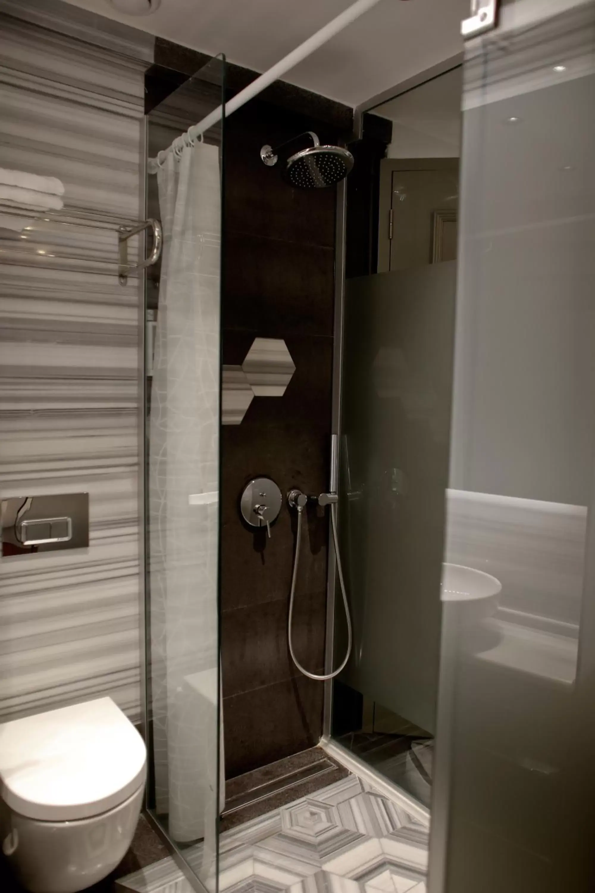 Shower, Bathroom in Aleksandr Pera Hotel