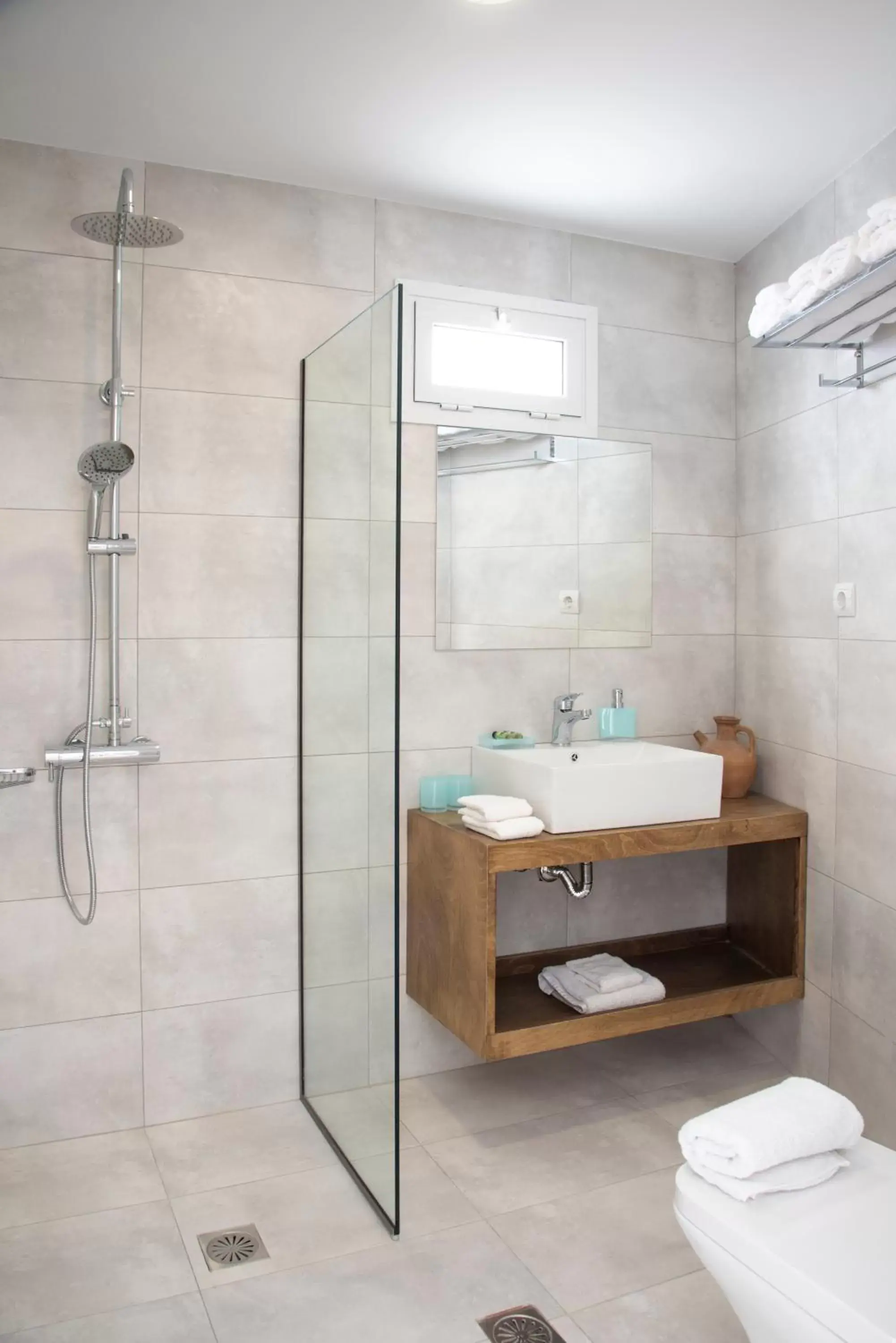 Shower, Bathroom in Naiades Marina Hotel