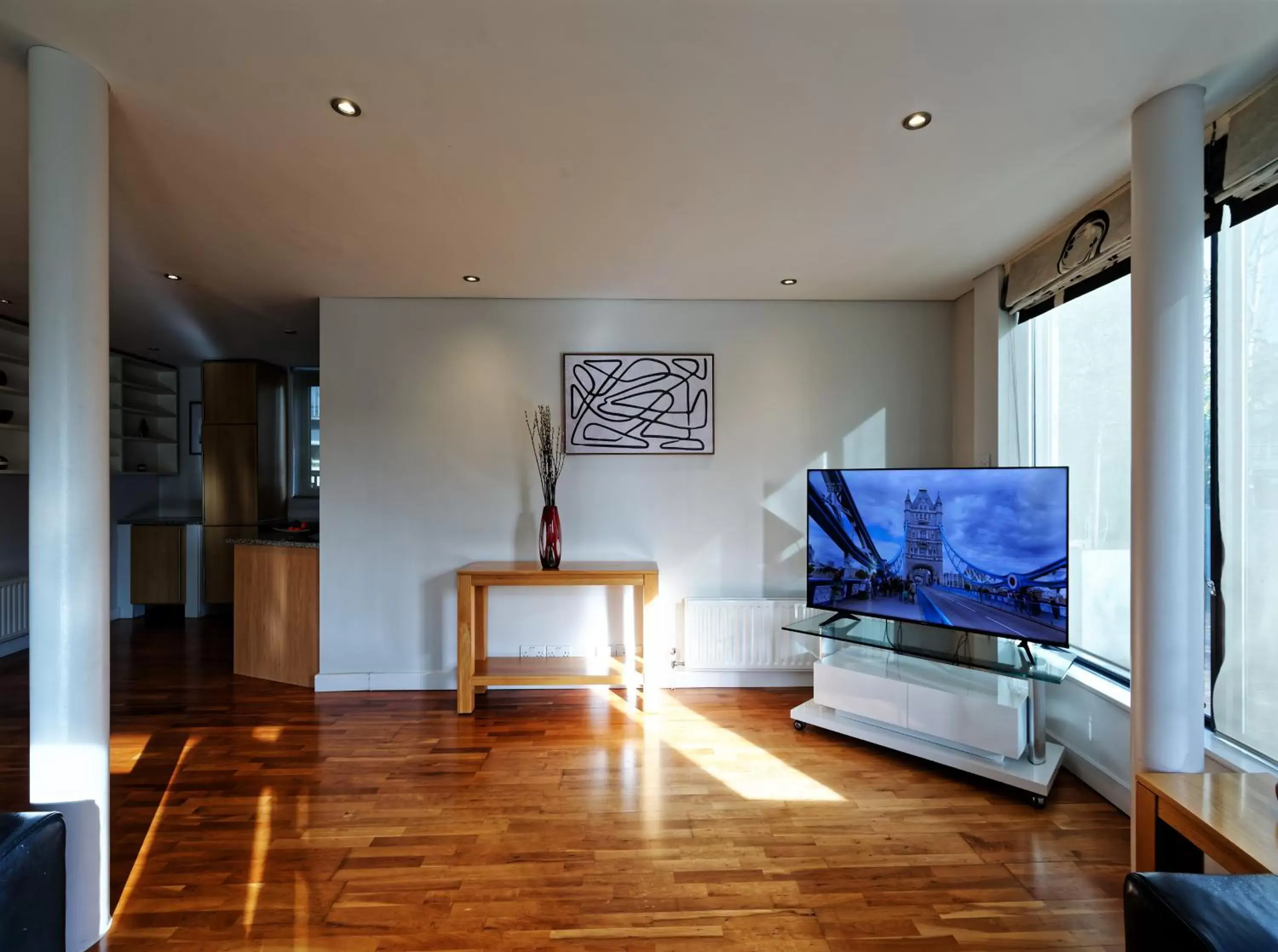 Living room, TV/Entertainment Center in Farringdon Laceby apartments
