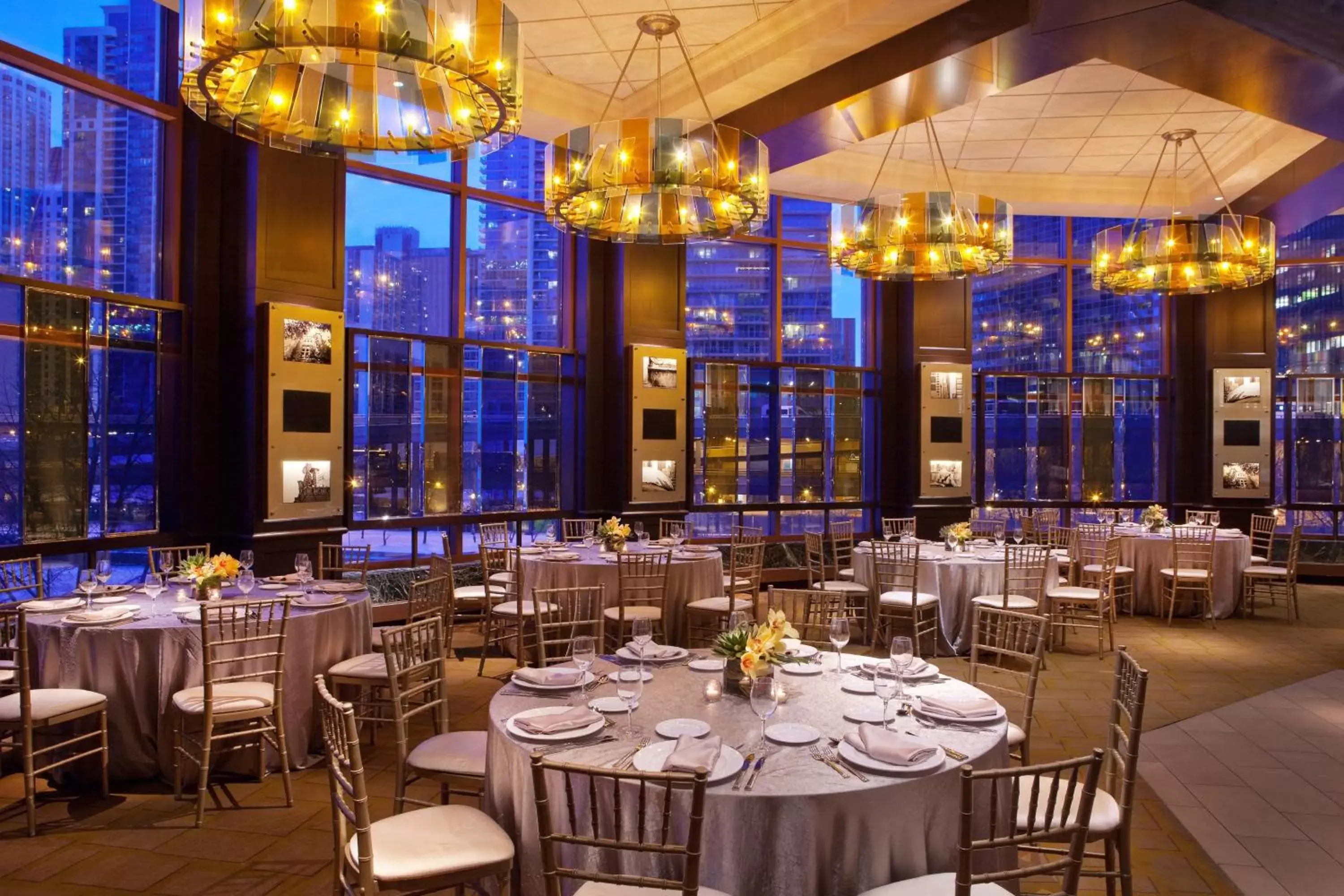 Meeting/conference room, Restaurant/Places to Eat in Sheraton Grand Chicago Riverwalk