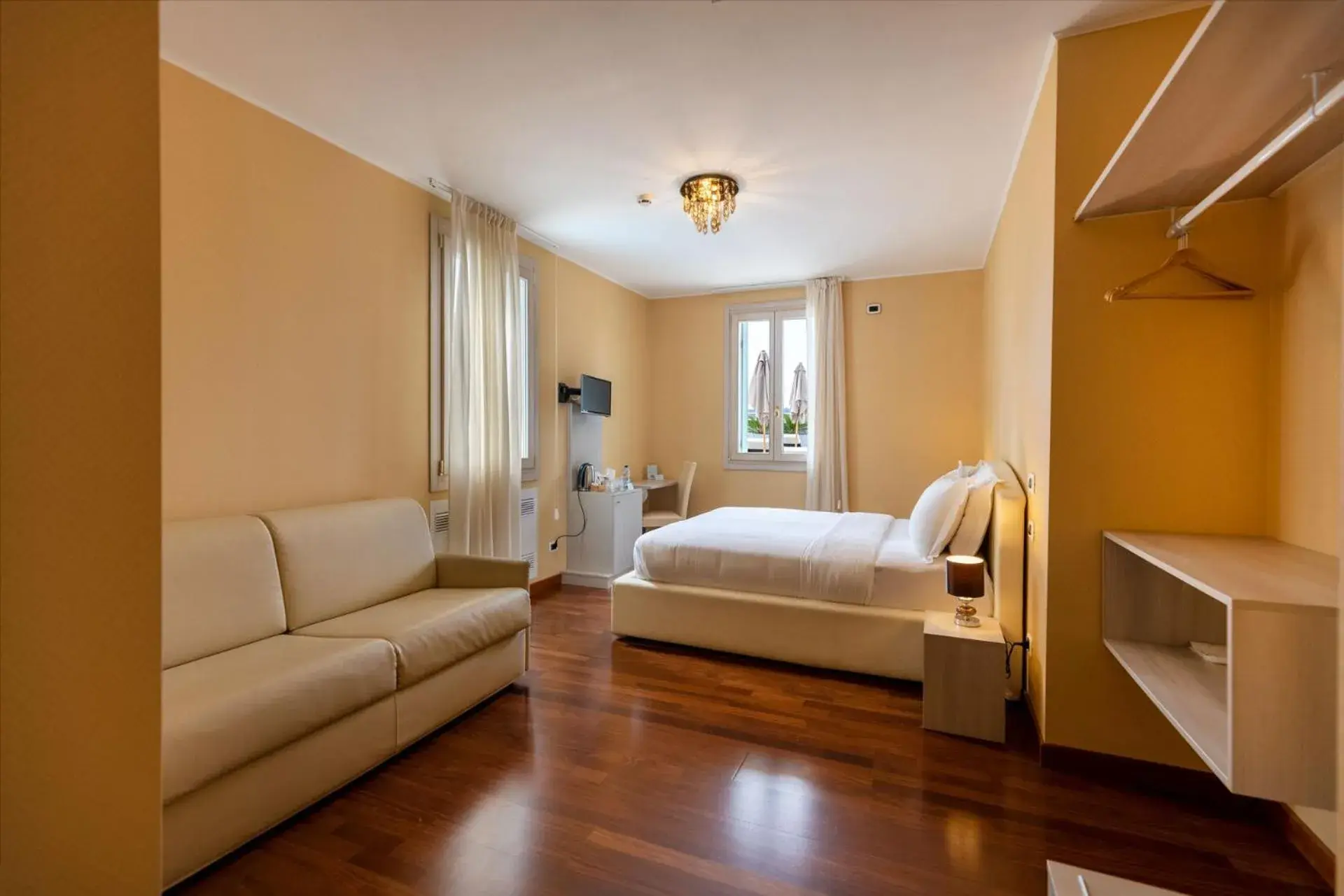 Bedroom, Seating Area in Mefuta Hotel