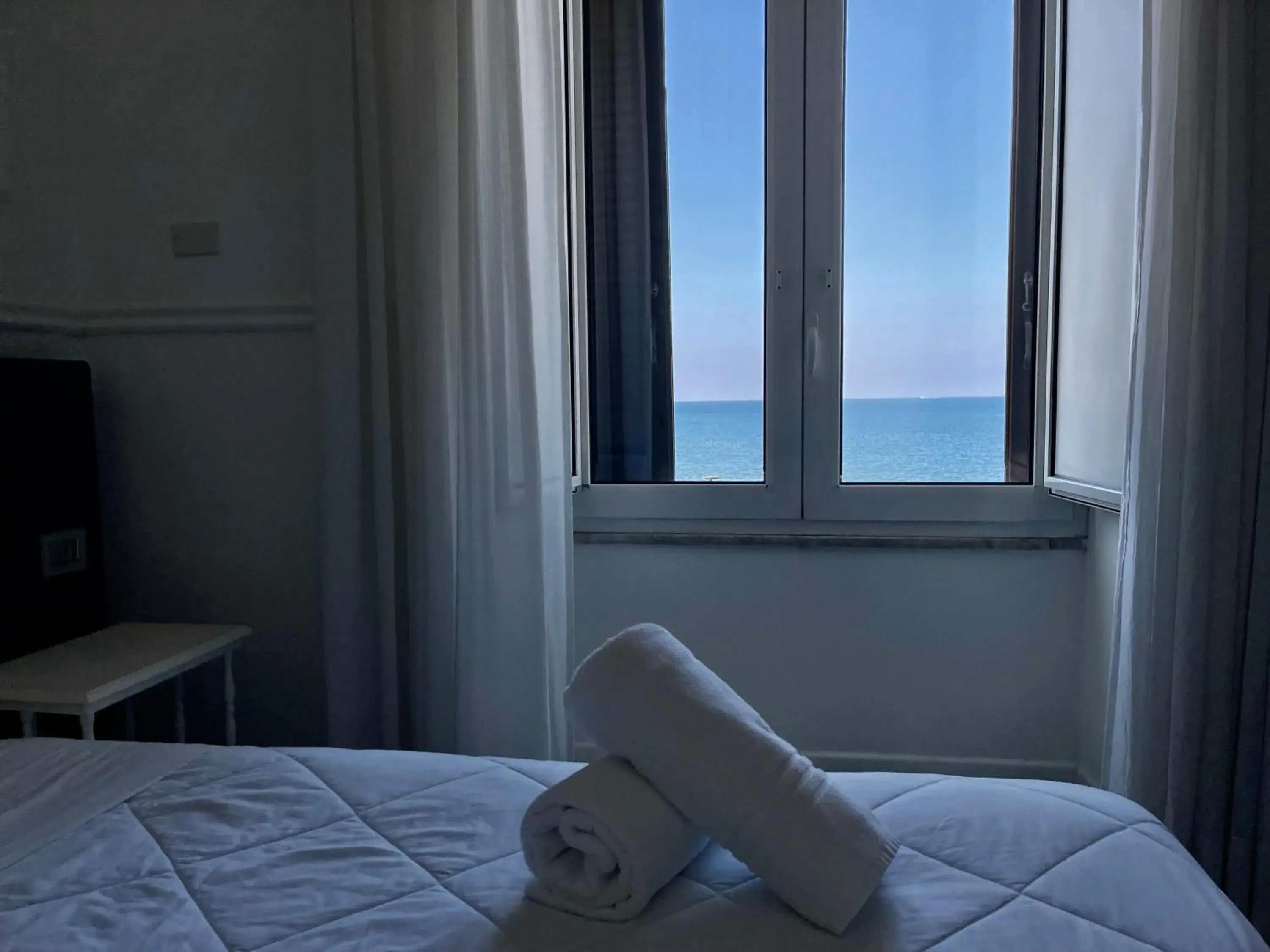 Sea view, Bed in Hotel Stabia