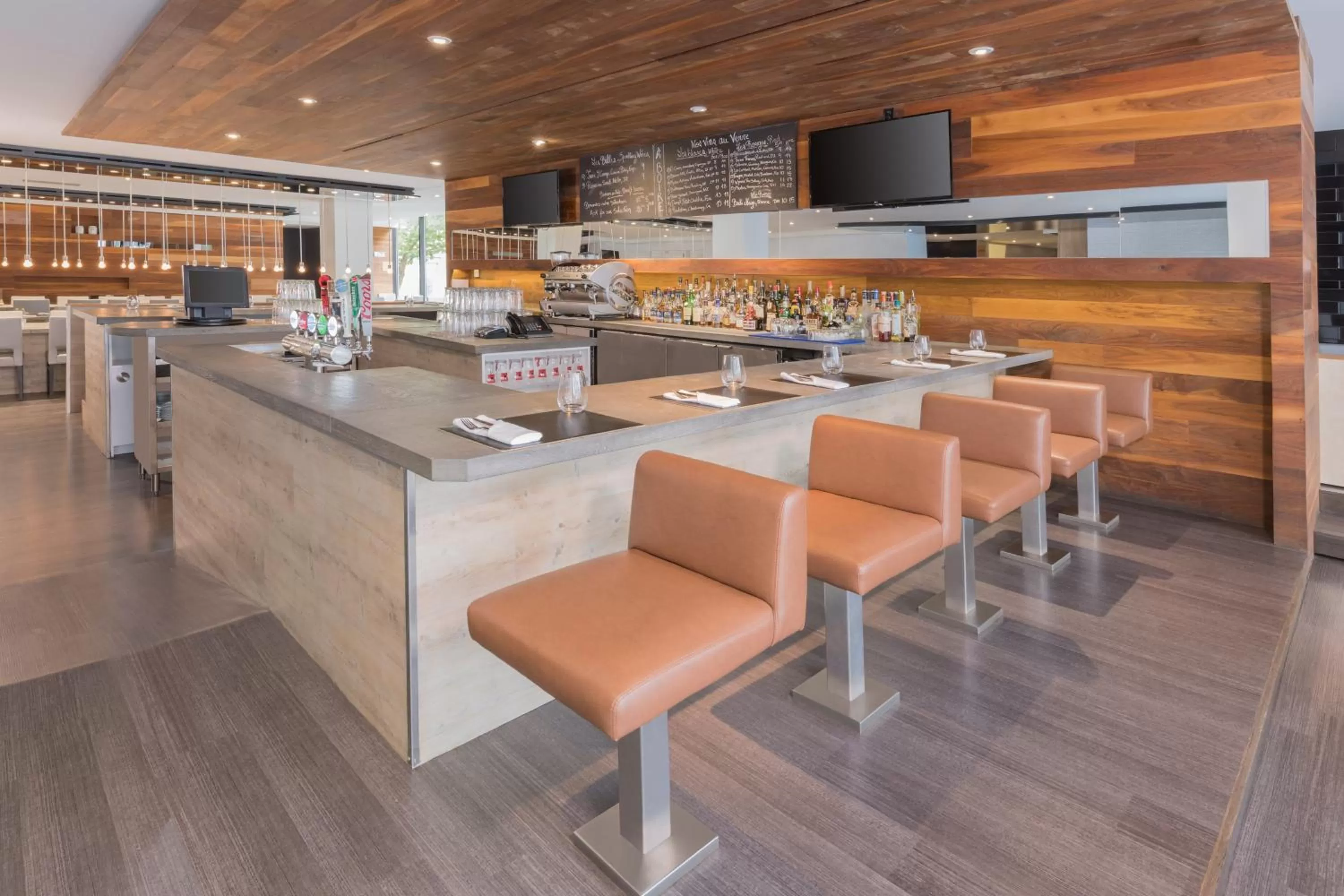 Restaurant/places to eat in Hotel PUR, Quebec, a Tribute Portfolio Hotel