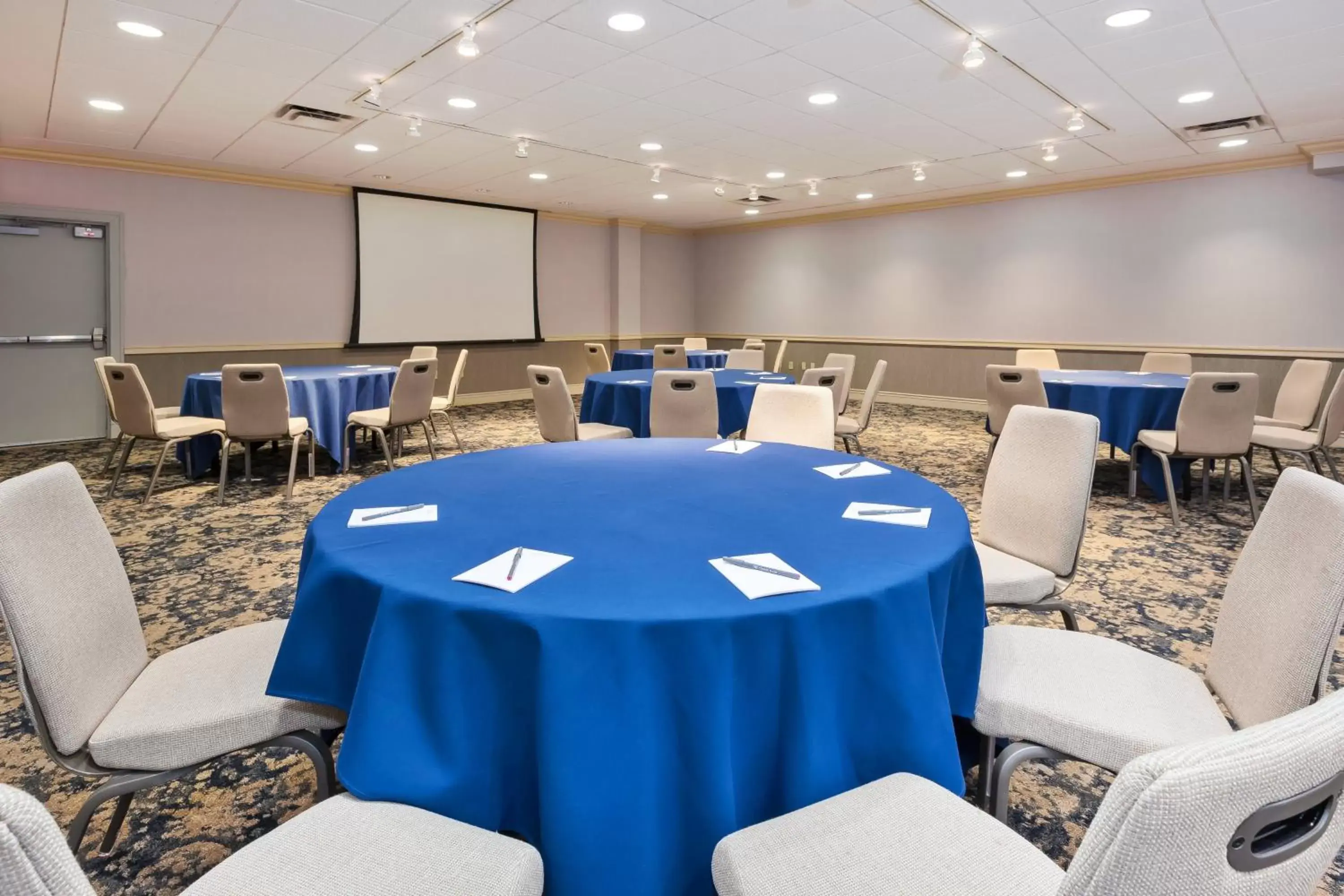 Meeting/conference room in Crowne Plaza Syracuse, an IHG Hotel