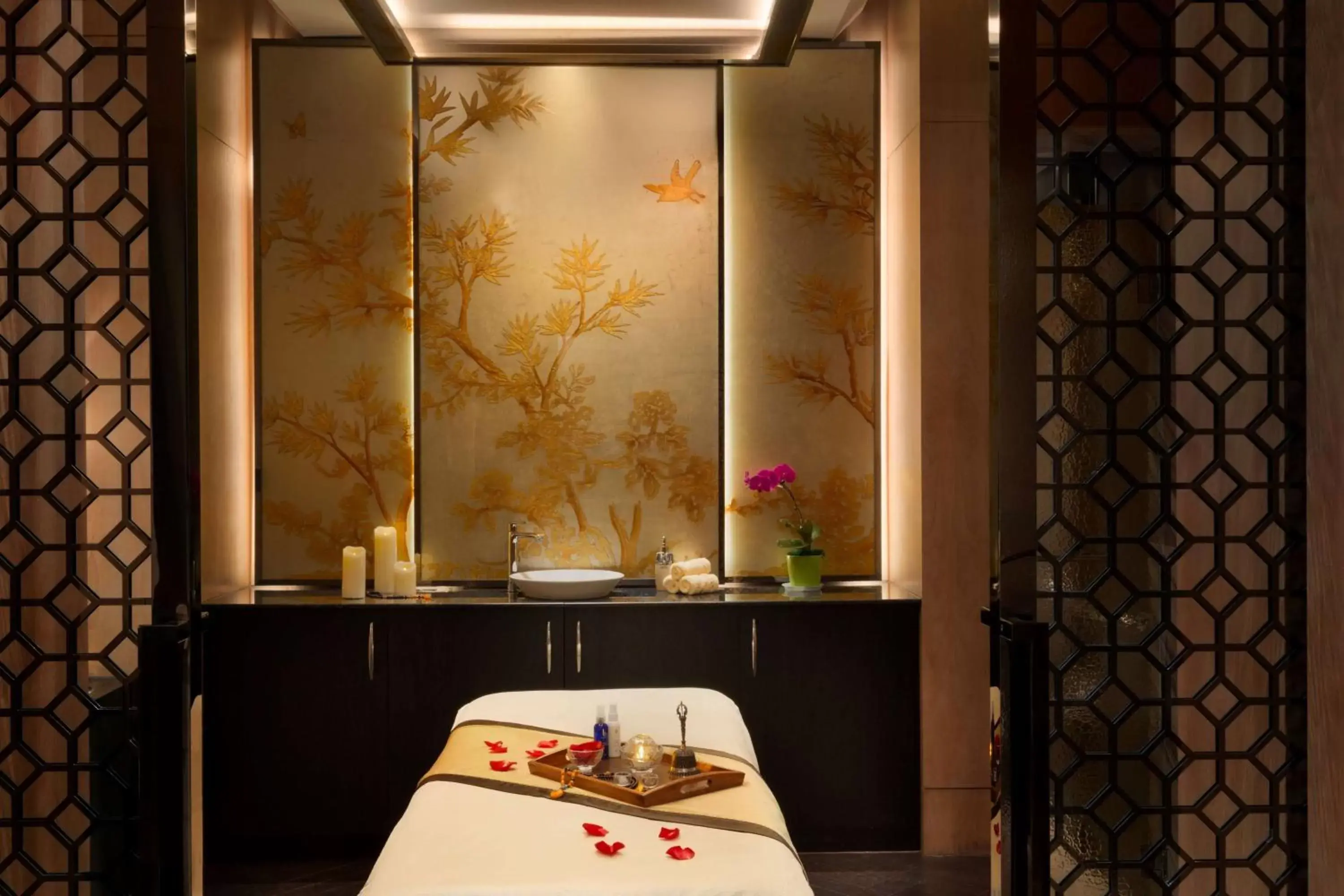 Spa and wellness centre/facilities in Midtown Shangri-La, Hangzhou