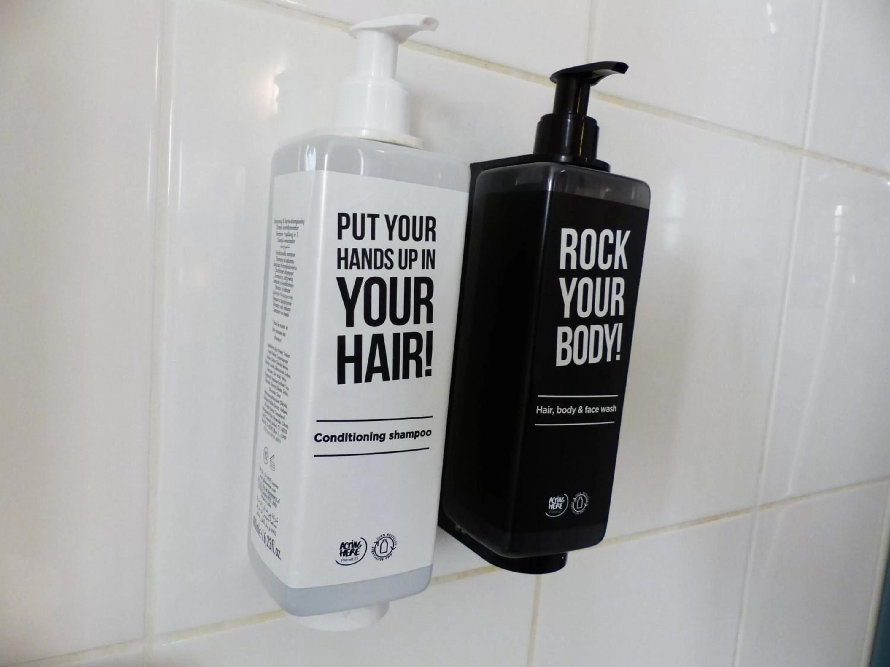 Shower in ibis Paris Meudon Velizy