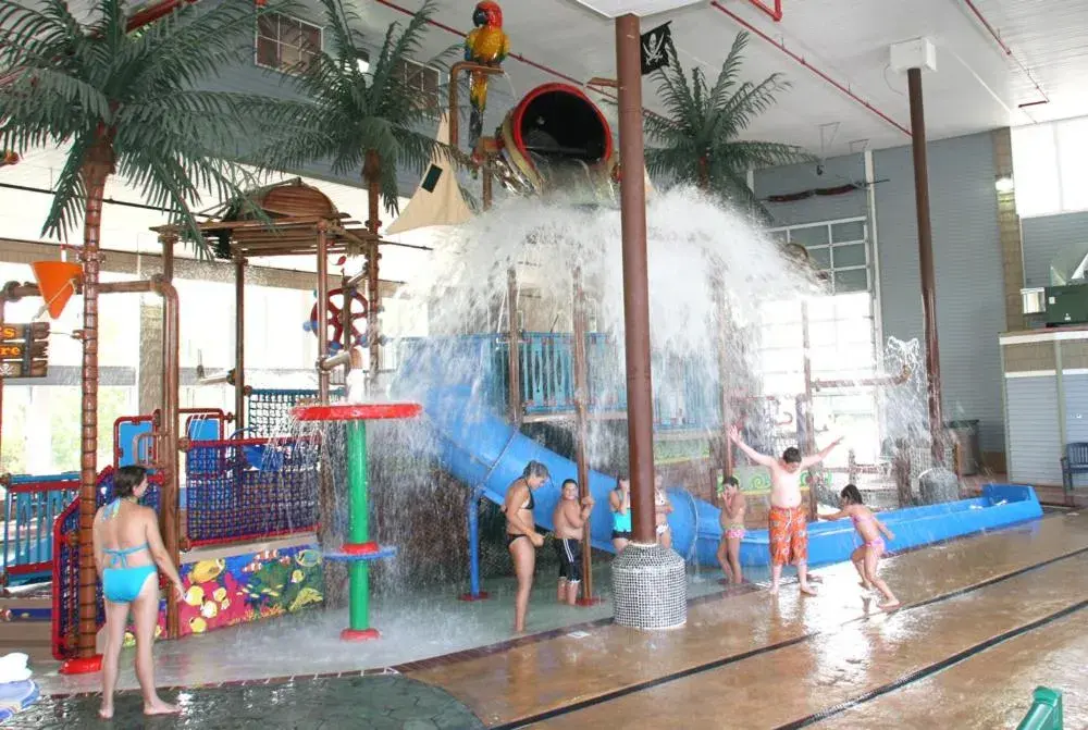 Aqua park, Children's Play Area in Crown Choice Inn & Suites Lakeview and Waterpark