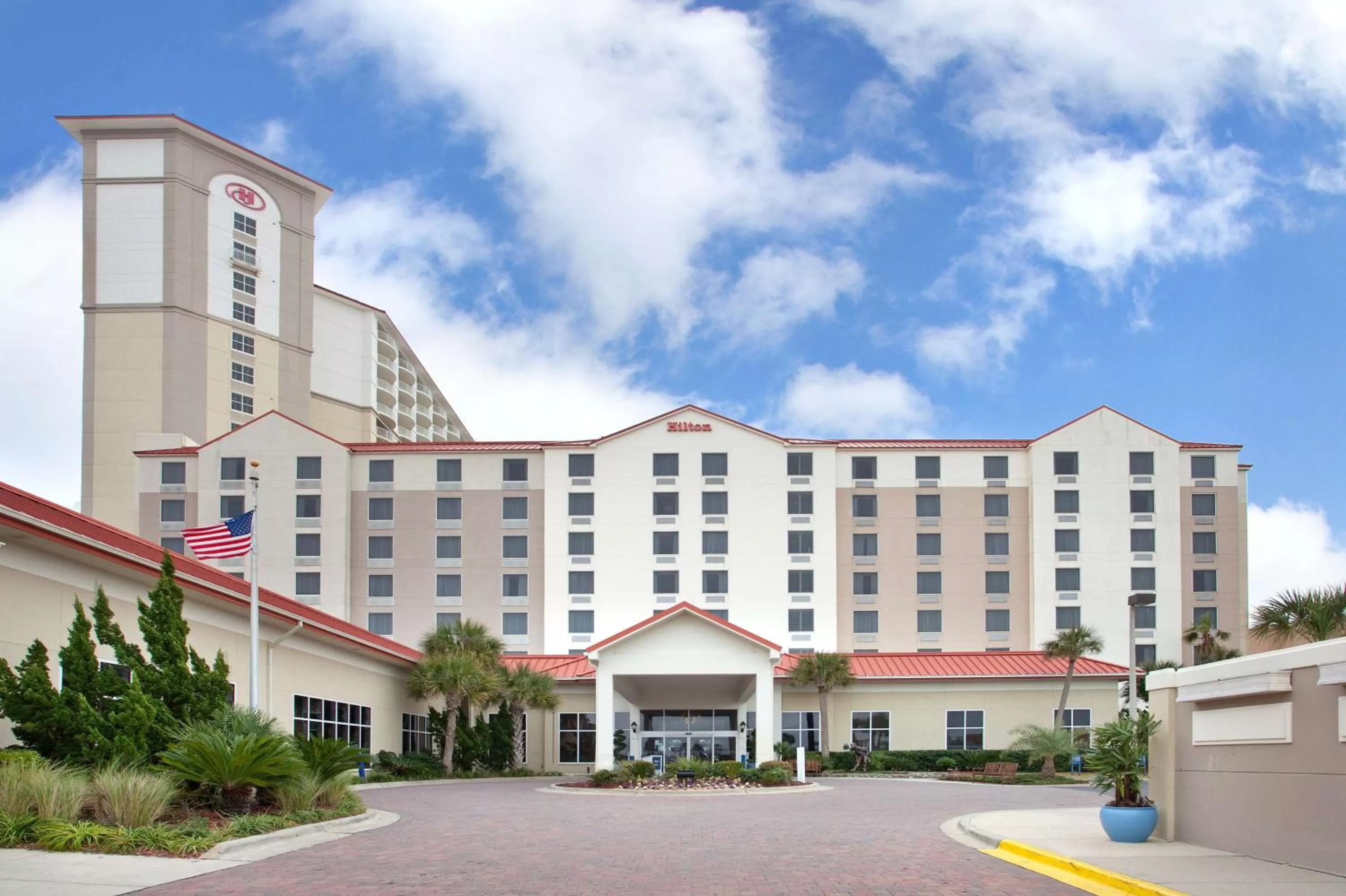 Property building in Hilton Pensacola Beach