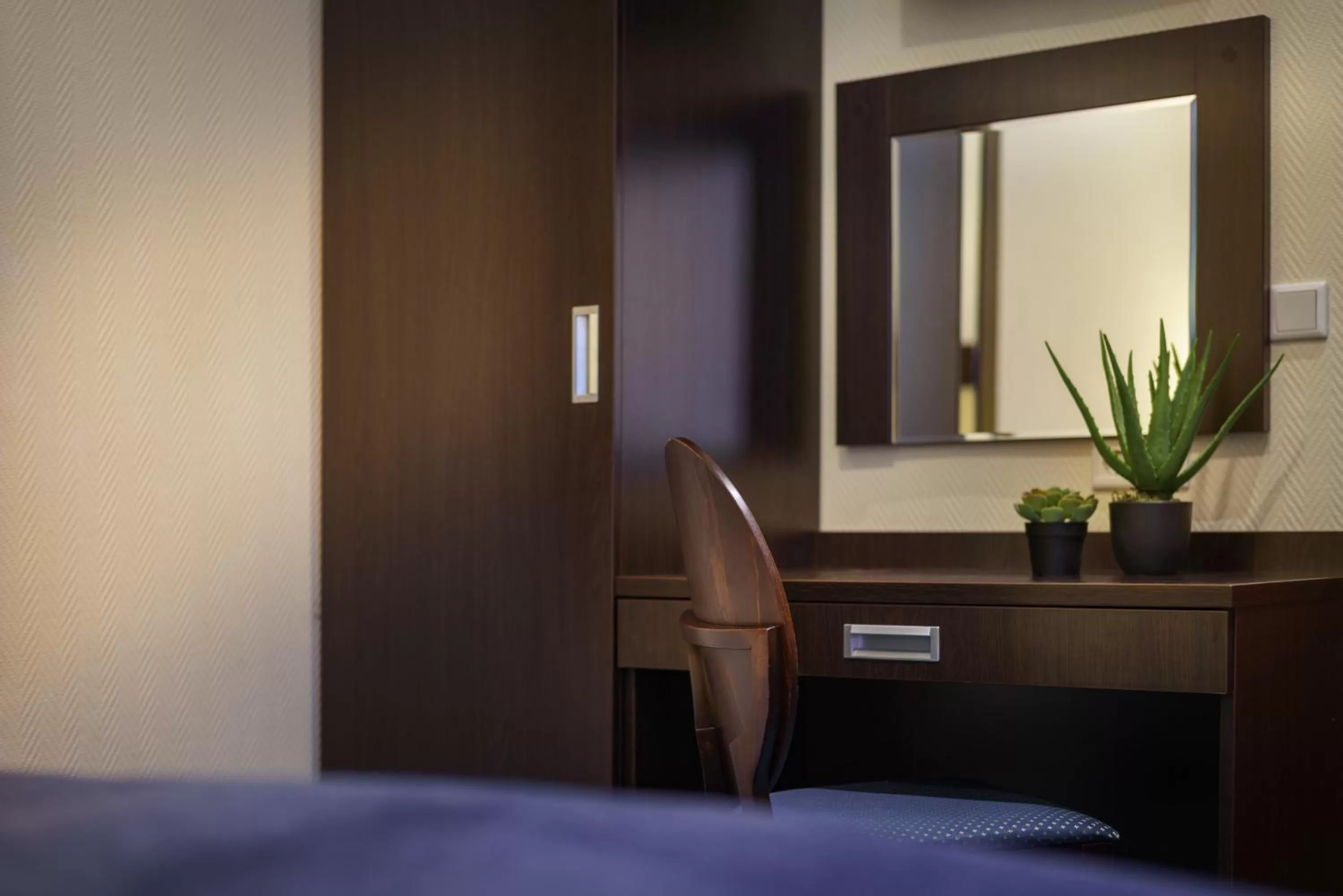 Photo of the whole room in Hotel Continental Hamburg Hauptbahnhof