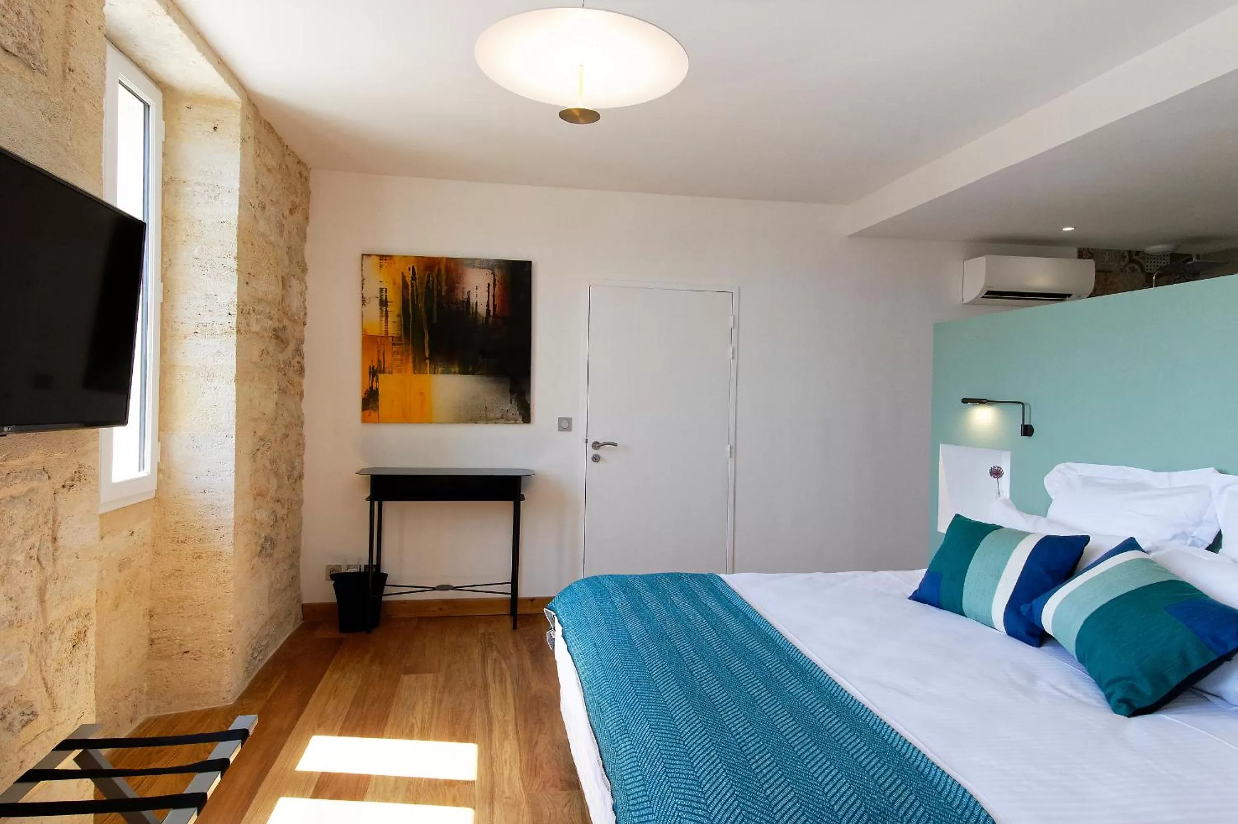 TV and multimedia, Bed in CHATEAU CROIX DE LABRIE