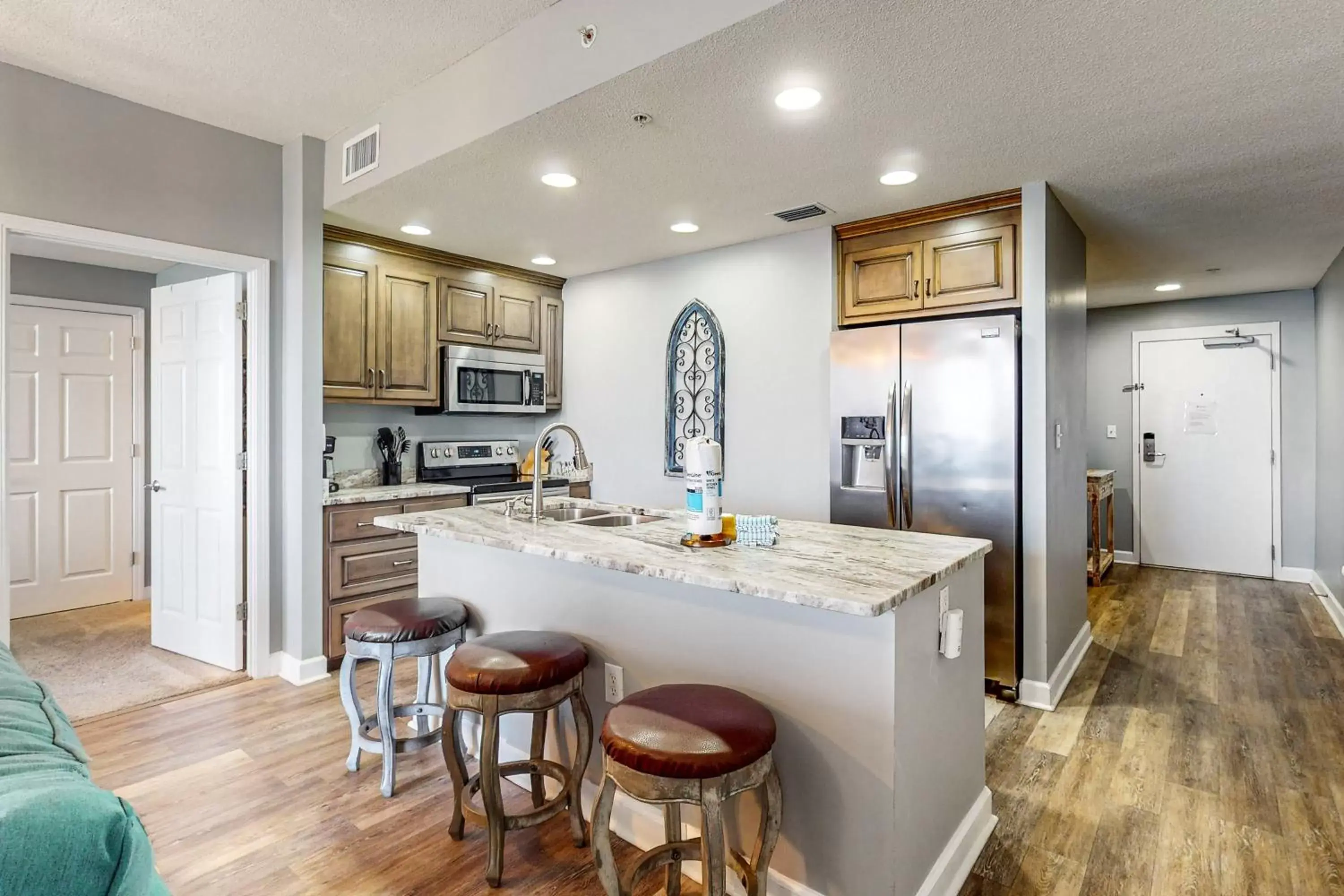 Kitchen/Kitchenette in Sterling Reef 902