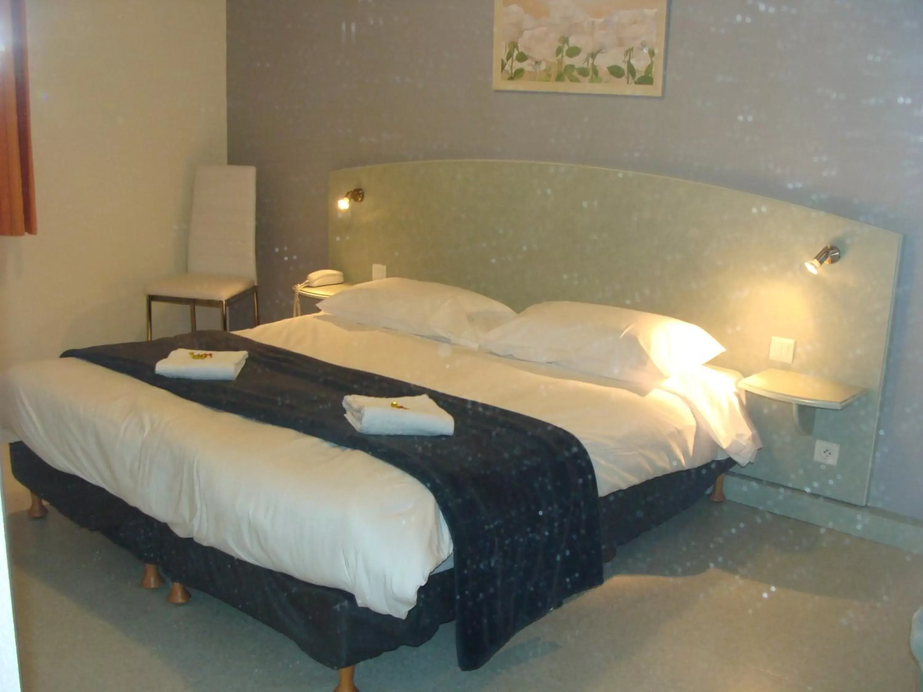 Photo of the whole room, Bed in Abel Hôtel