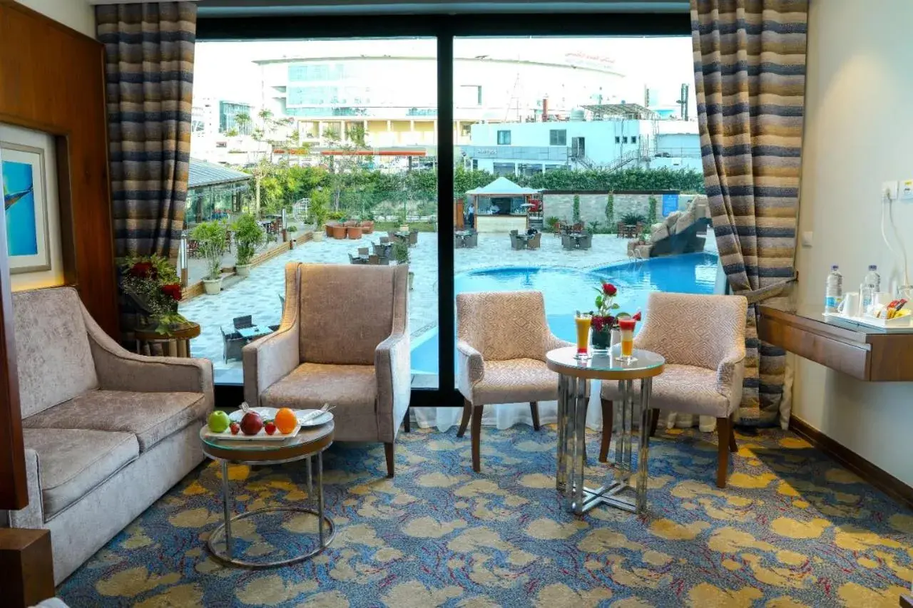 Deluxe Queen Room with Pool View - single occupancy in Helnan Landmark Hotel Deluxe Queen Room with Pool View - single occupancy in Helnan Landmark Hotel