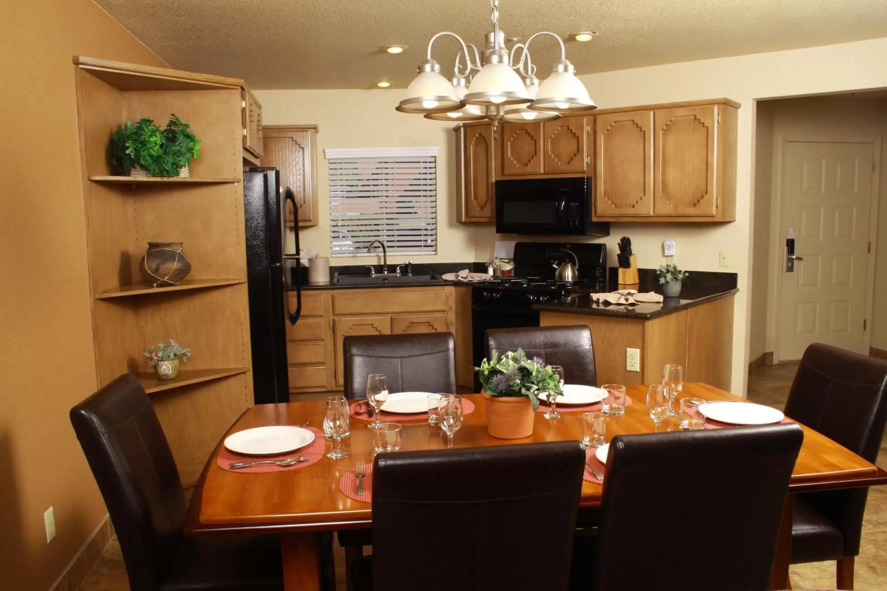 Kitchen or kitchenette, Dining Area in Sedona Springs Resort, a VRI resort
