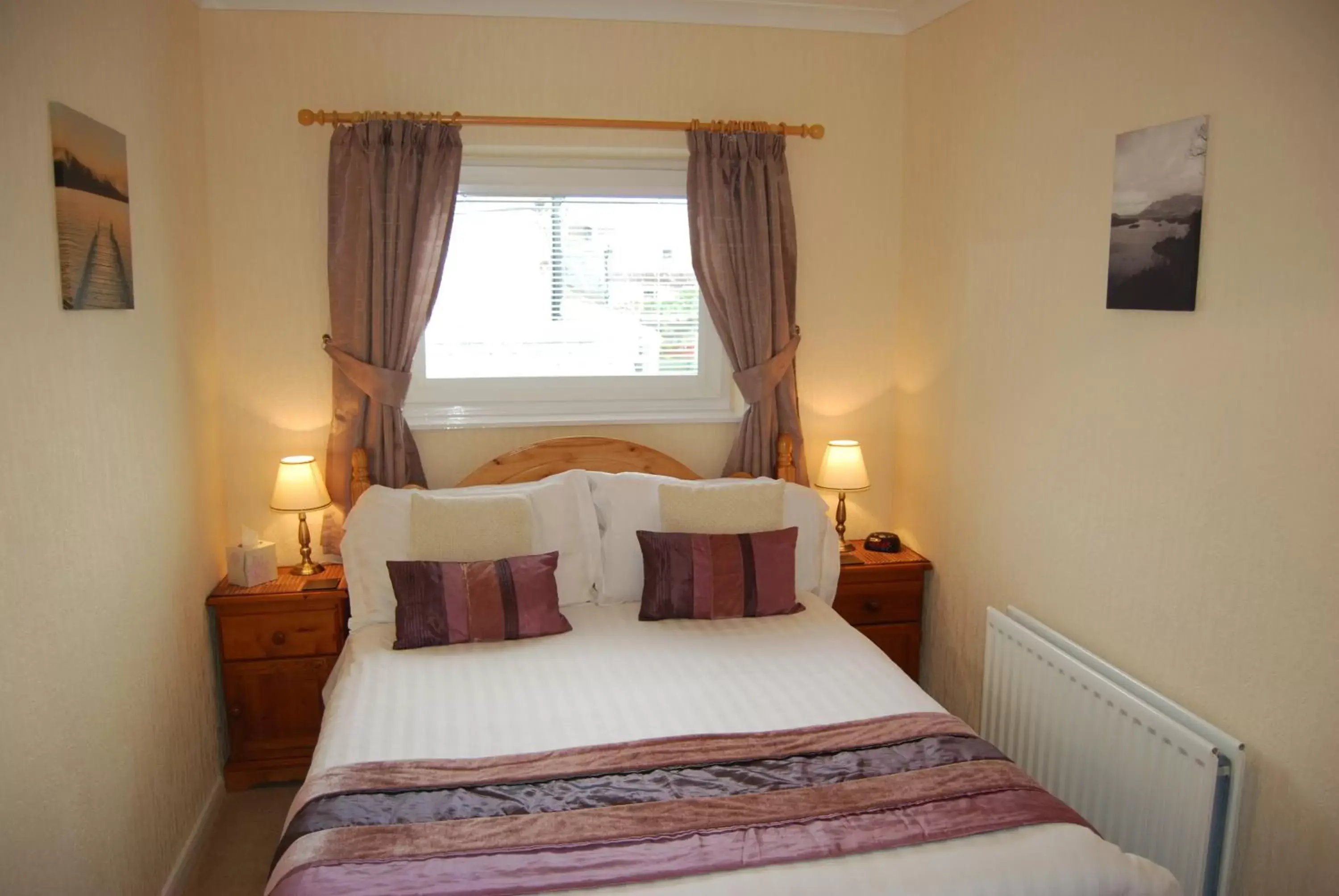 Day, Bed in Beckside Guest House Keswick