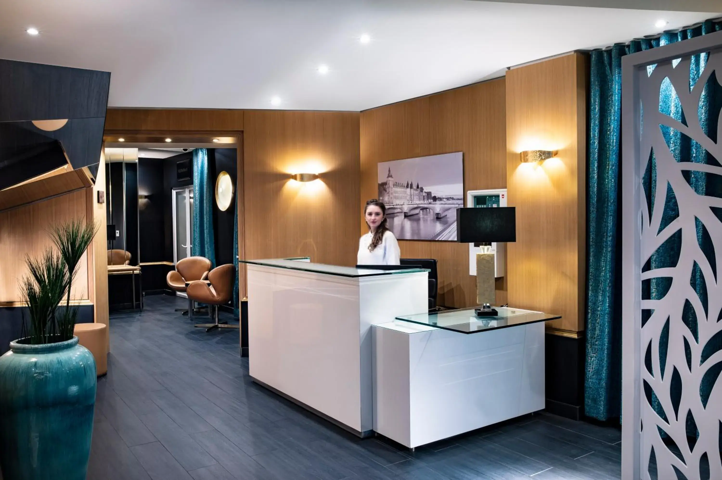 Facade/entrance, Lobby/Reception in Hotel Montparnasse Saint Germain