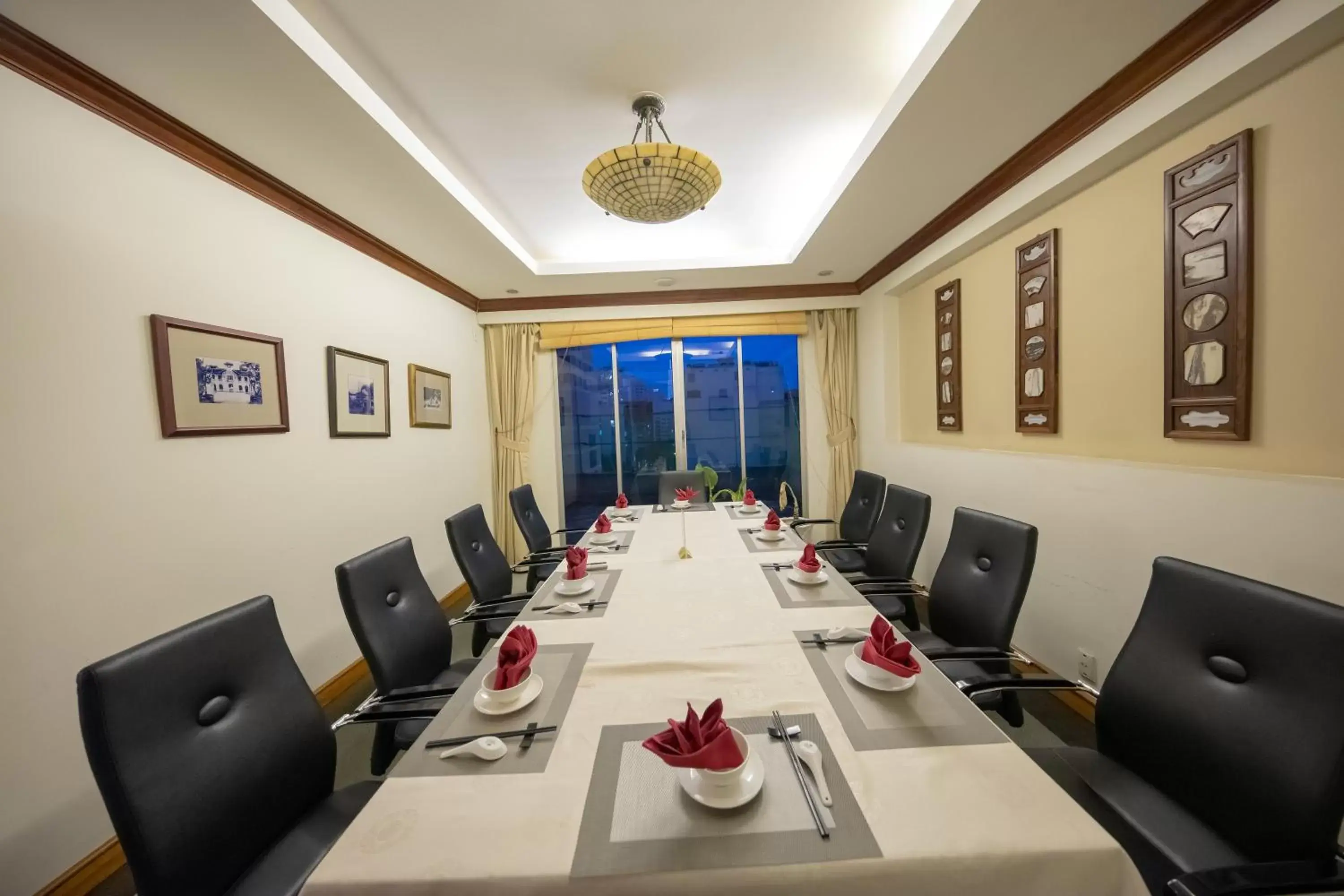 Meeting/conference room, Restaurant/Places to Eat in Bong Sen Hotel Saigon