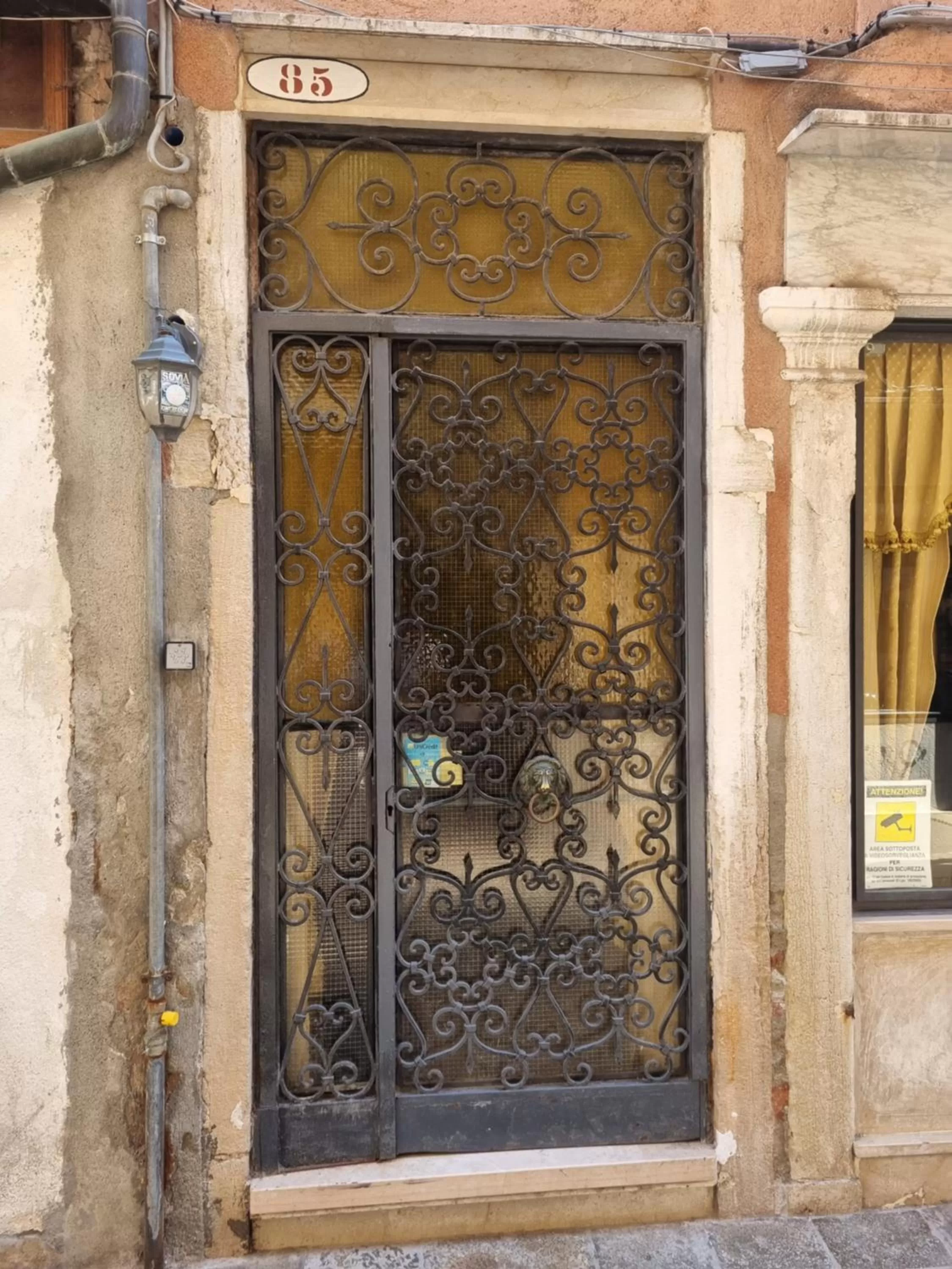 Facade/entrance in Albergo Casa Peron