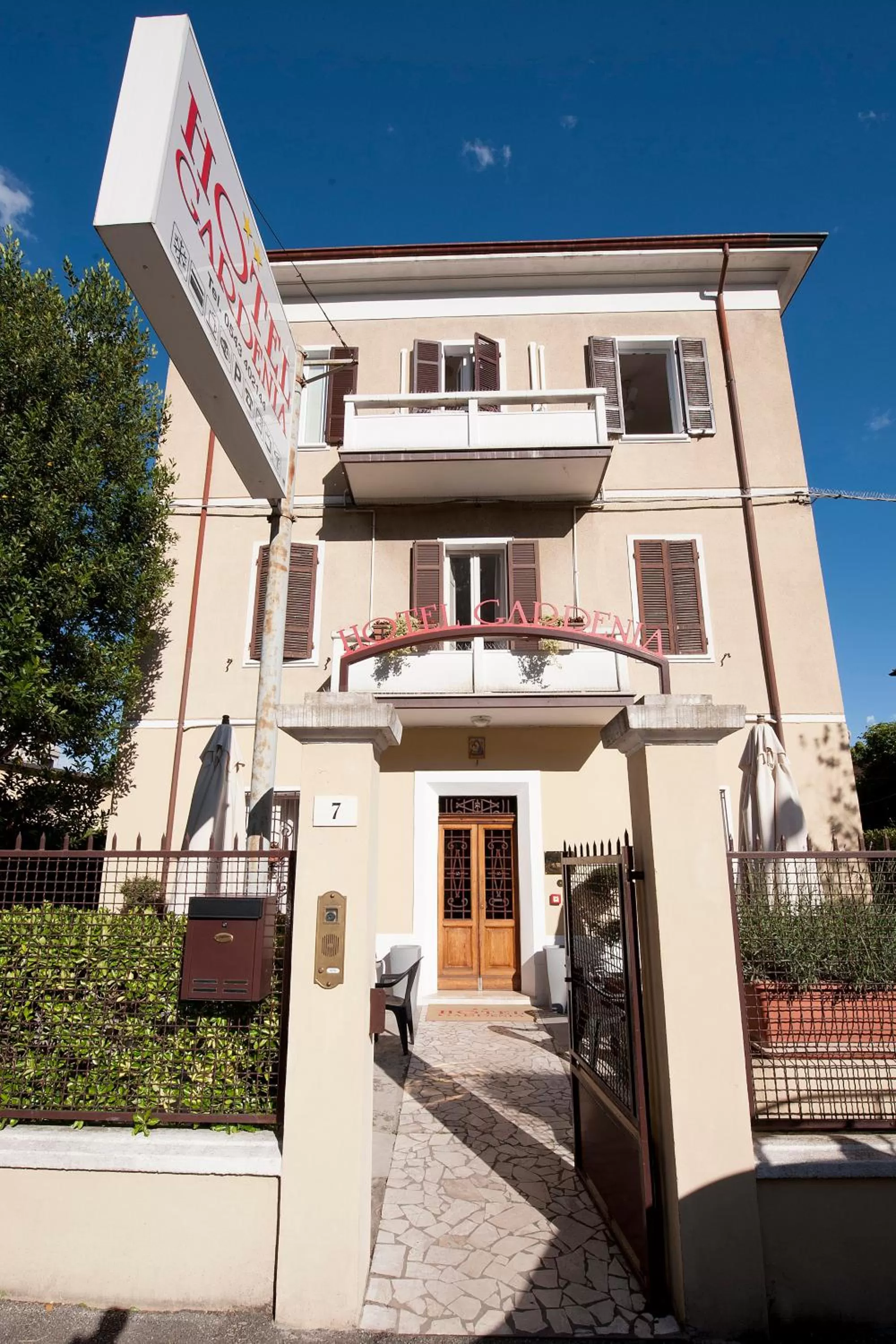 Facade/entrance, Property Building in Hotel Gardenia