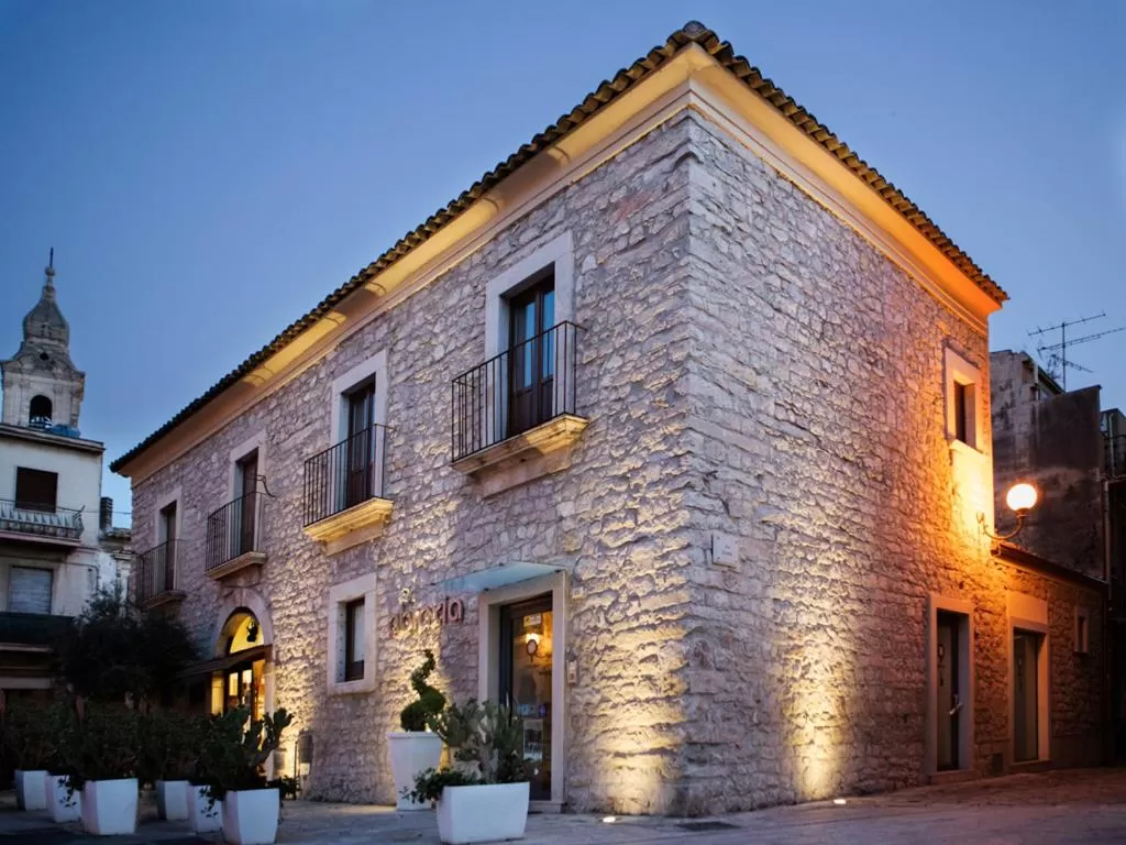 Facade/entrance in Abraxia B&B