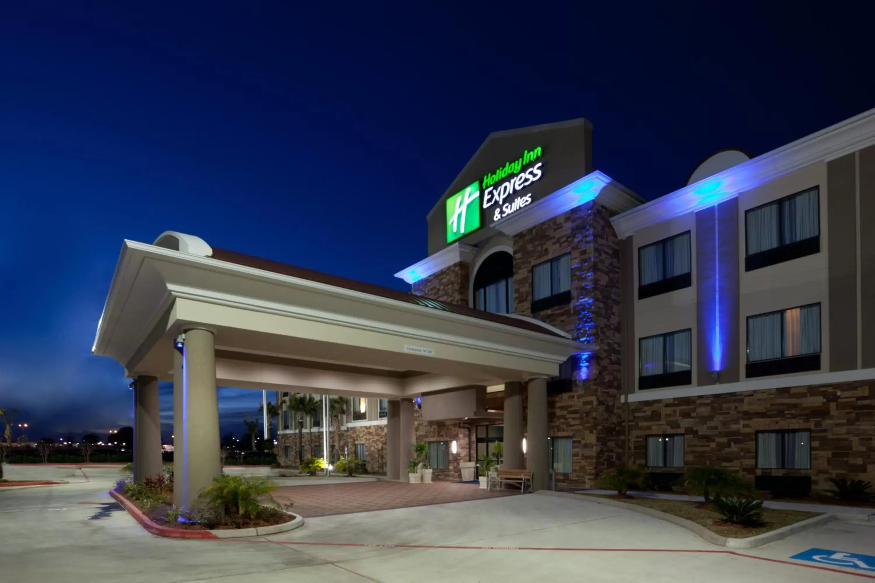 Property Building in Holiday Inn Express Hotel & Suites Houston NW Beltway 8-West Road, an IHG Hotel