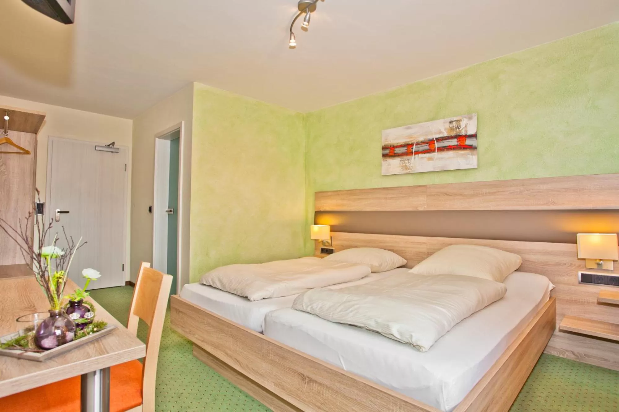 Photo of the whole room, Bed in Frühstückshotel Landgasthof Kramer