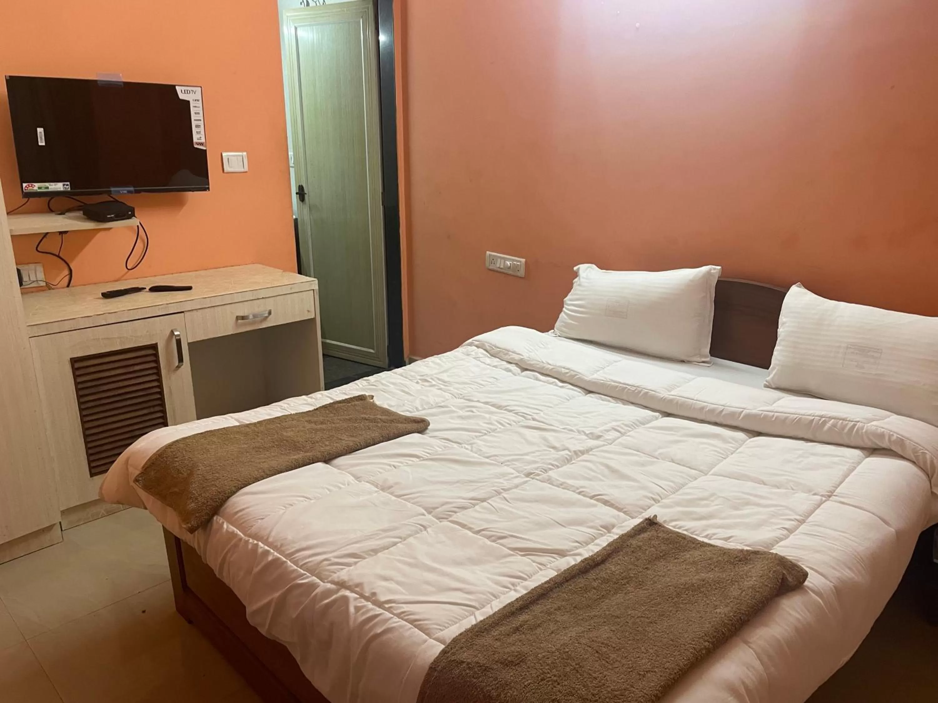 Bed in Calangute Beach Corner