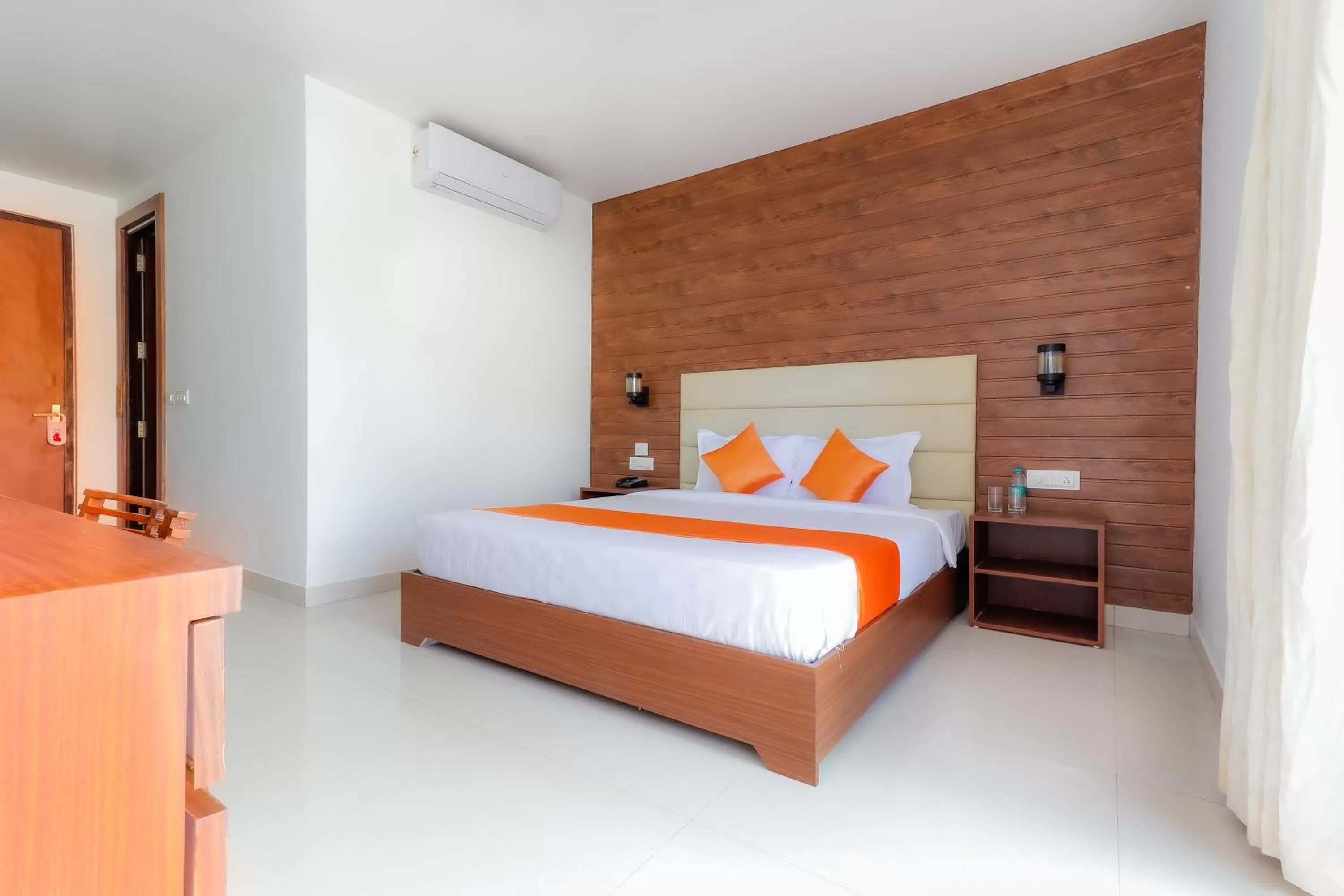 Bed in Miranda Beach Resort Baga