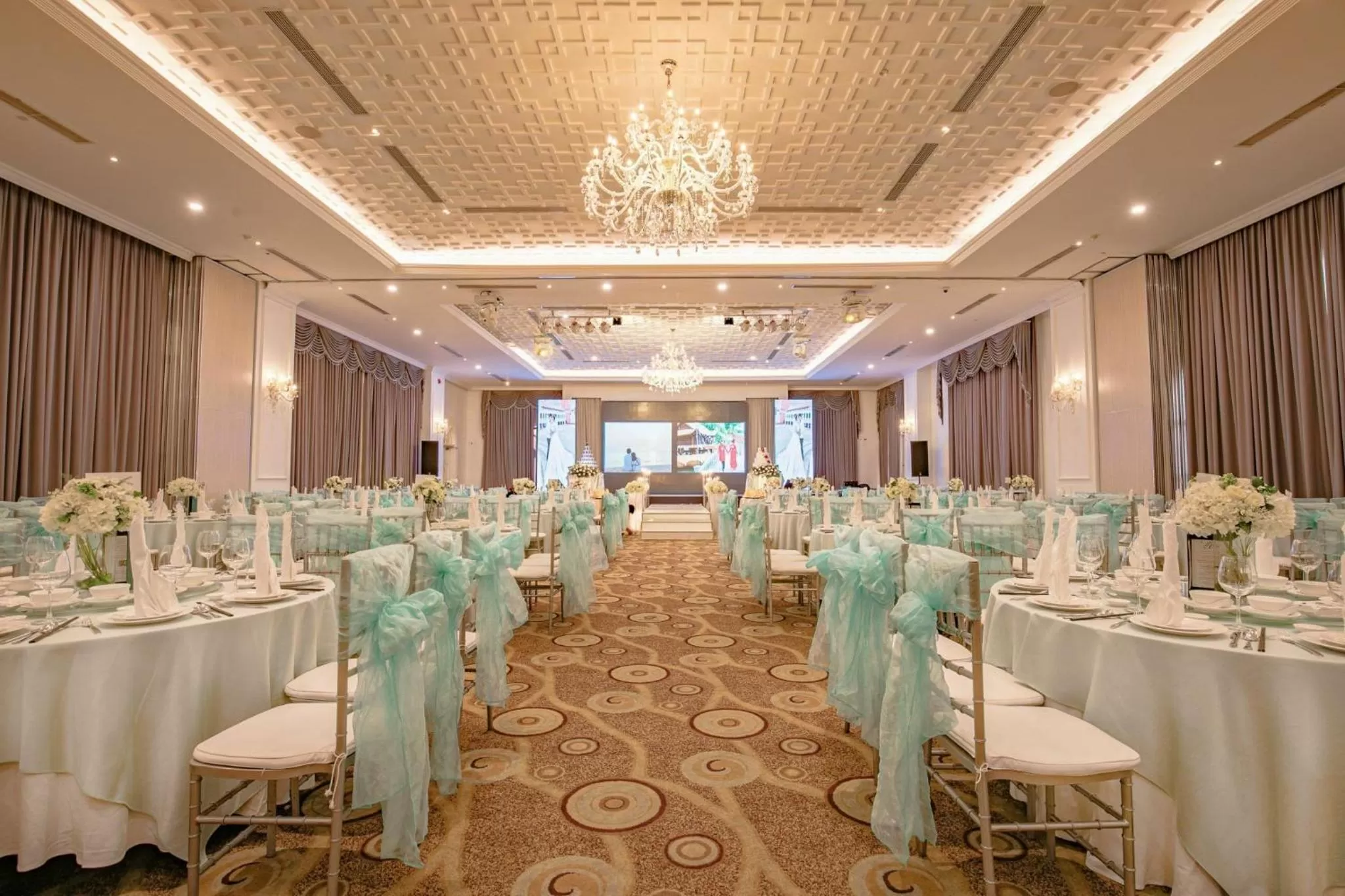 Banquet/Function facilities in MerPerle Crystal Palace