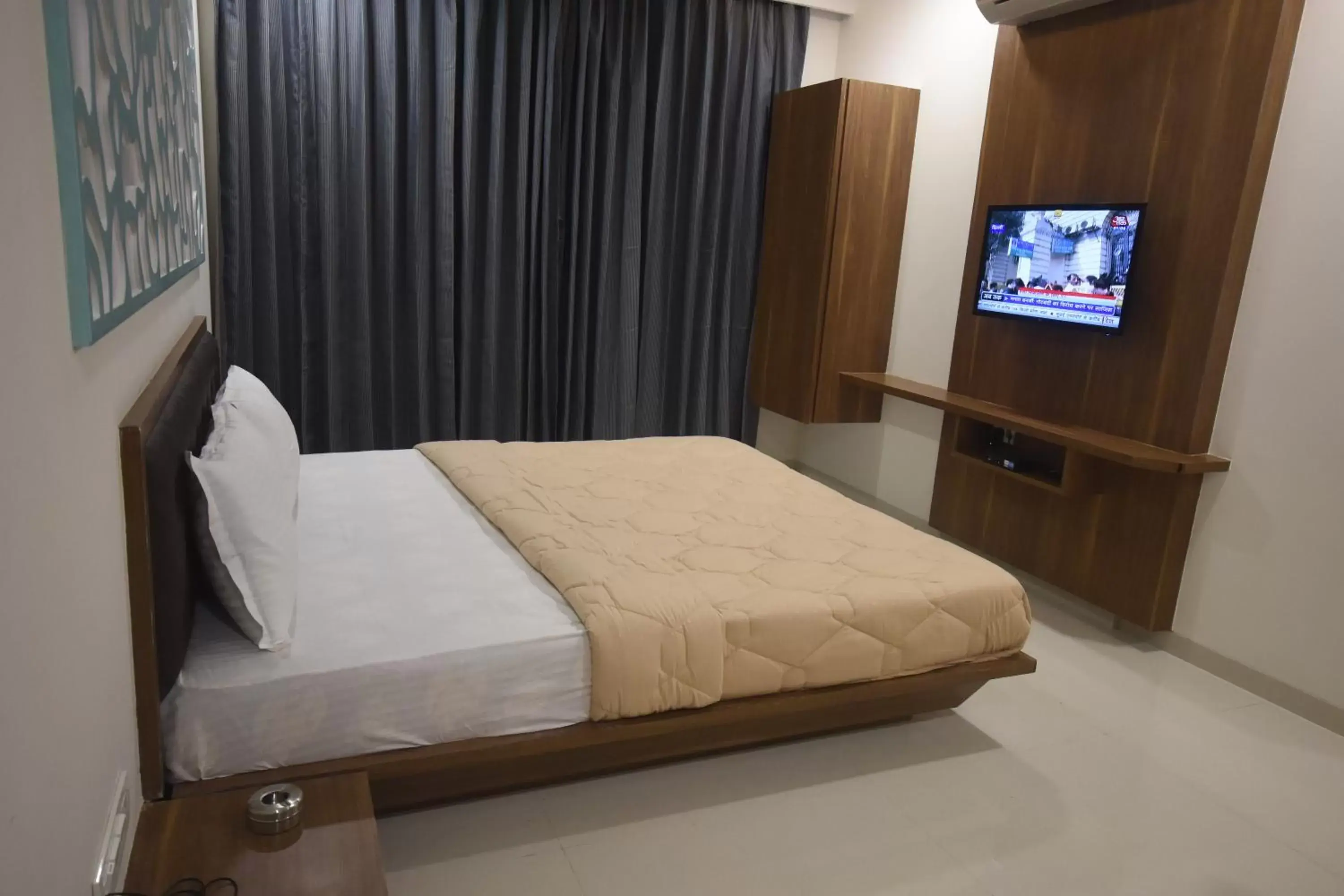 Photo of the whole room, Bed in The Pacific Hotel Photo of the whole room, Bed in The Pacific Hotel