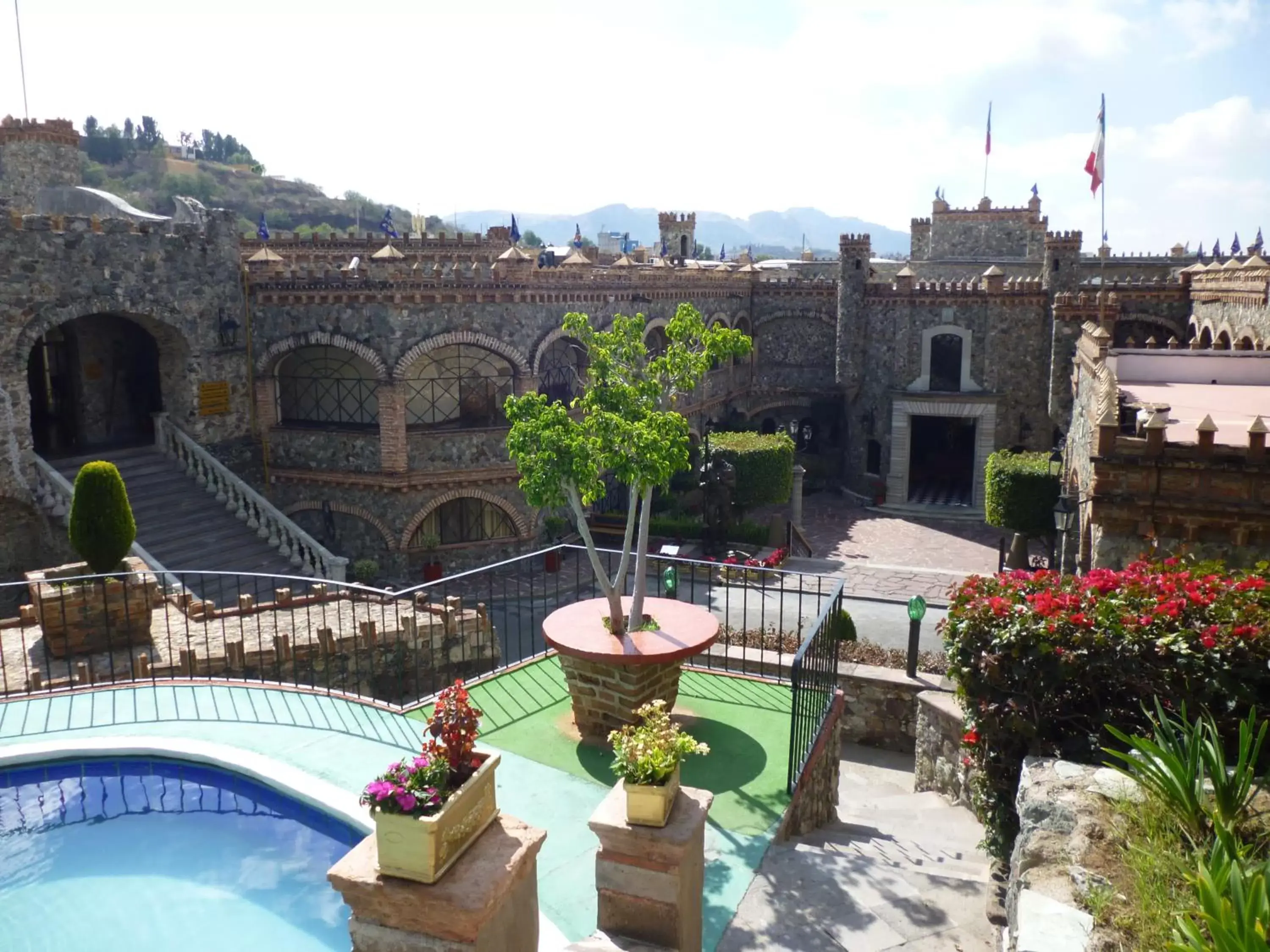 Garden, Pool View in Hotel Castillo de Santa Cecilia