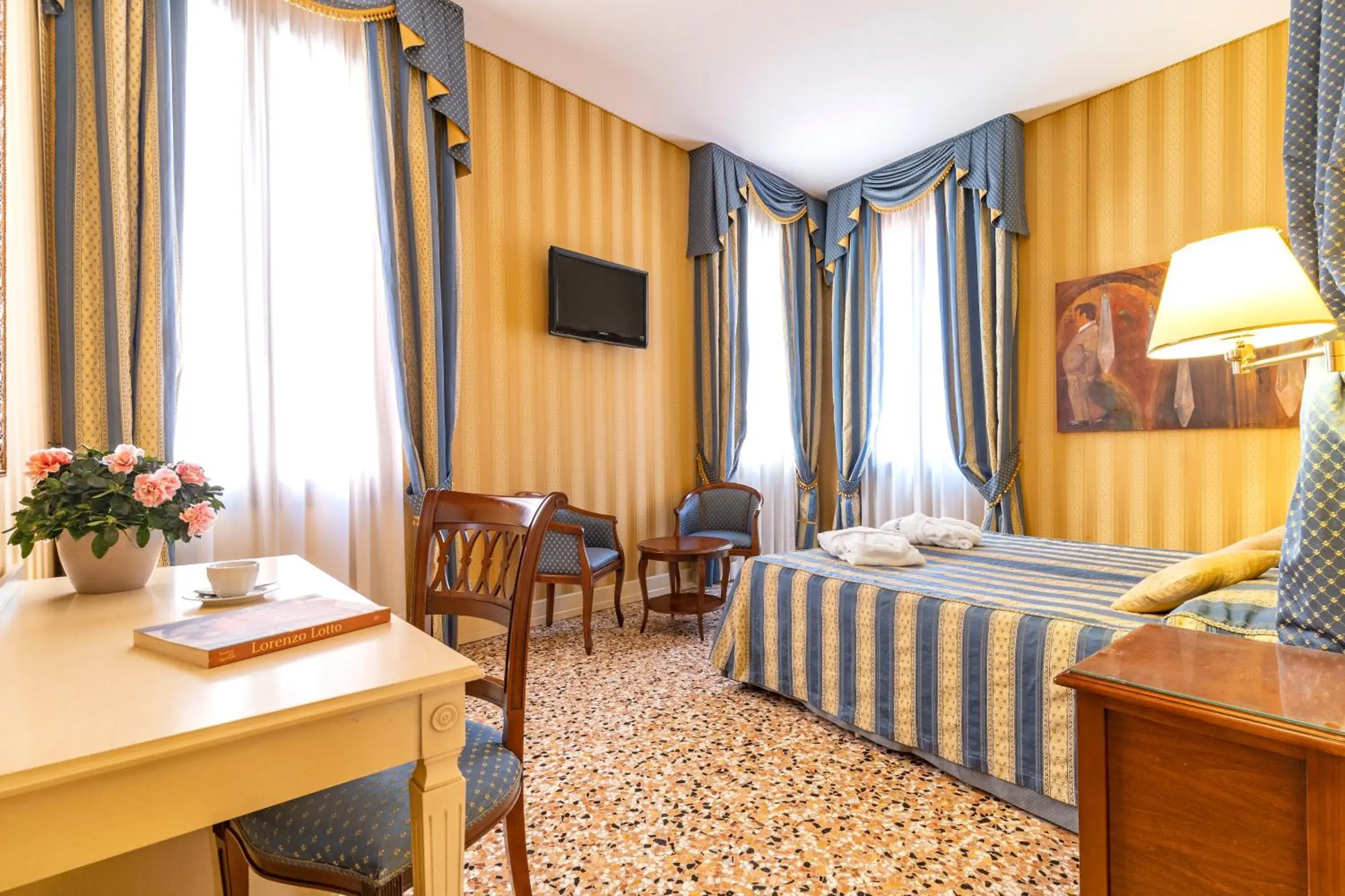 Photo of the whole room in Hotel Bella Venezia