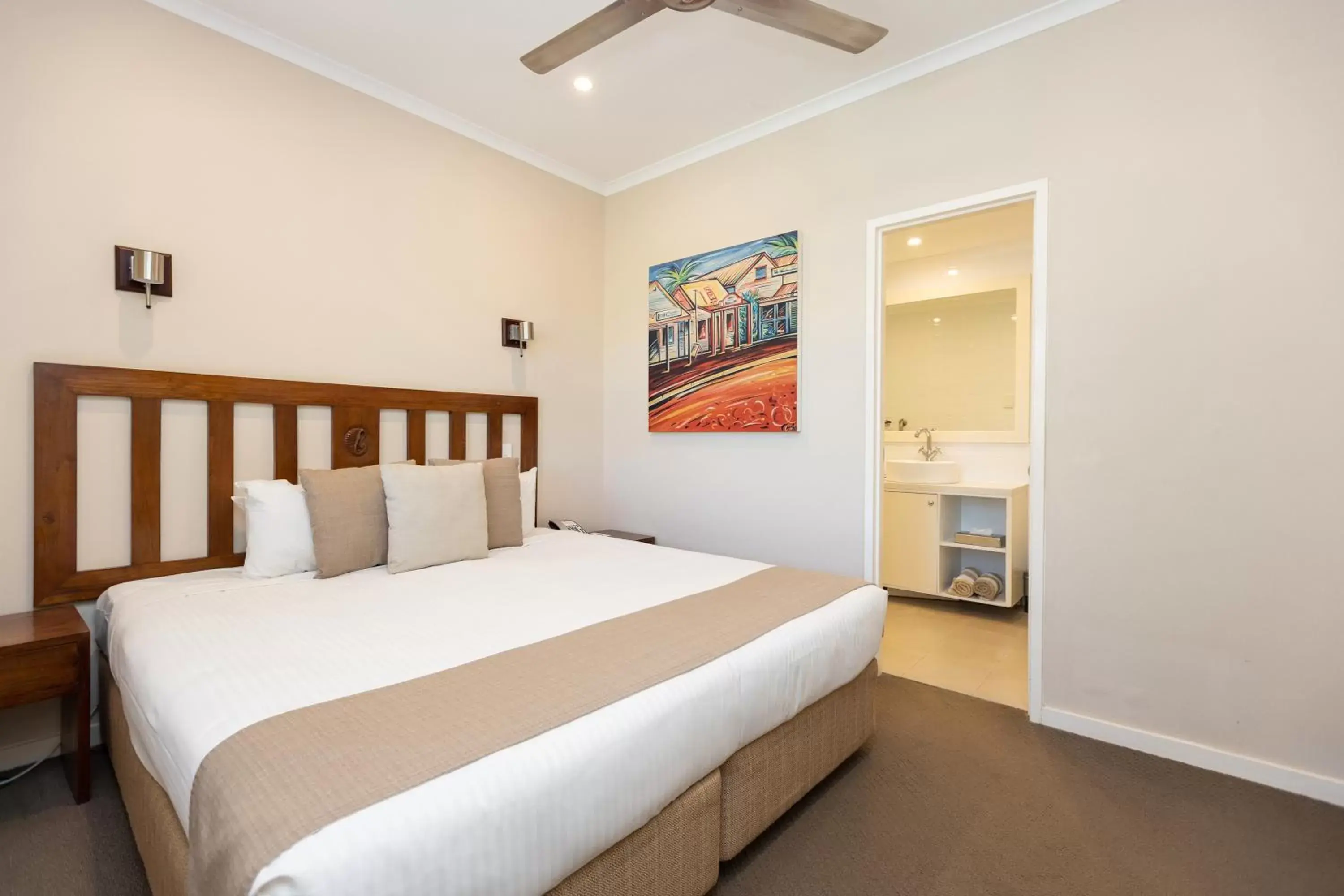 Bedroom, Bed in Seashells Broome