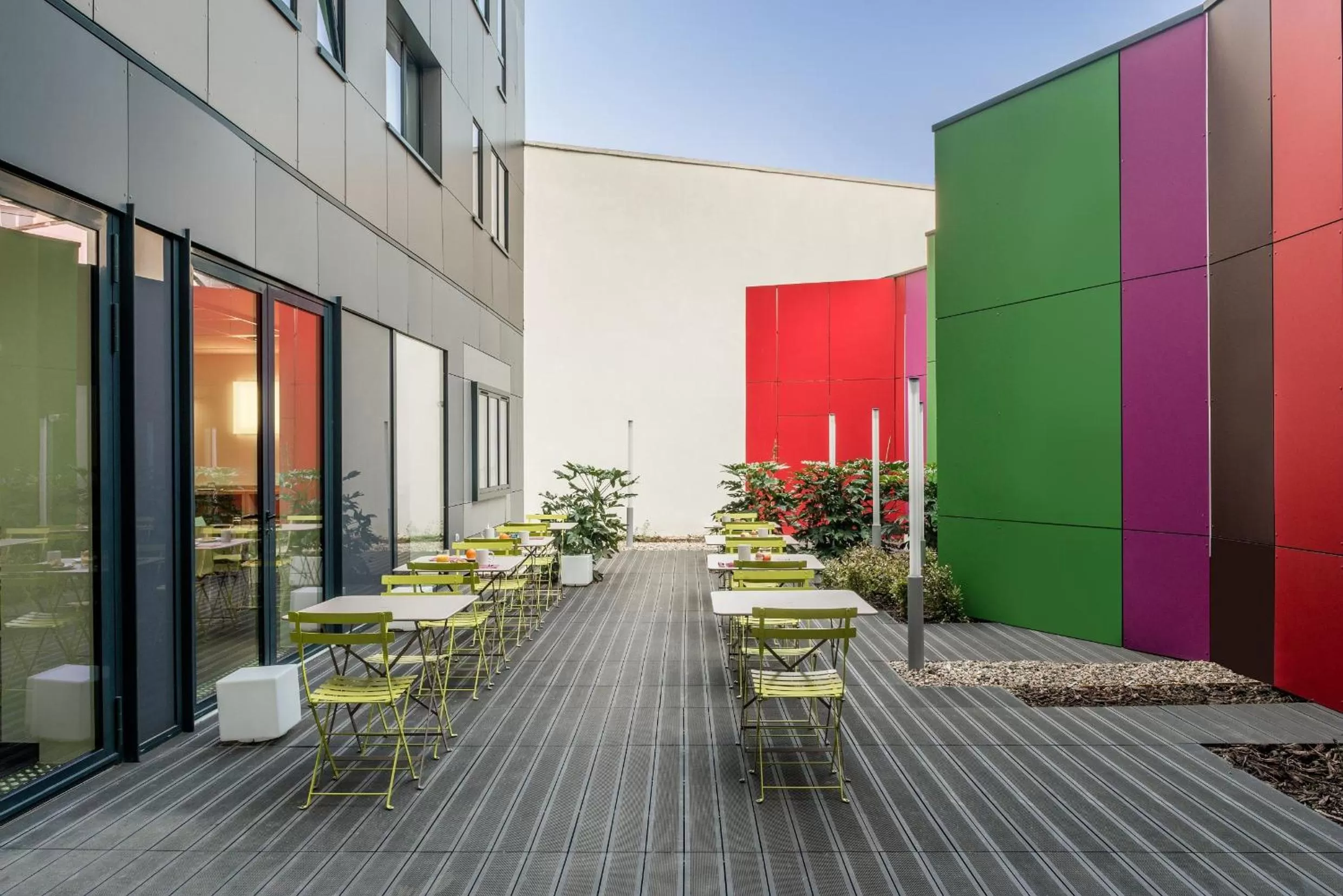 Patio in Aparthotel Adagio Access Paris Reuilly