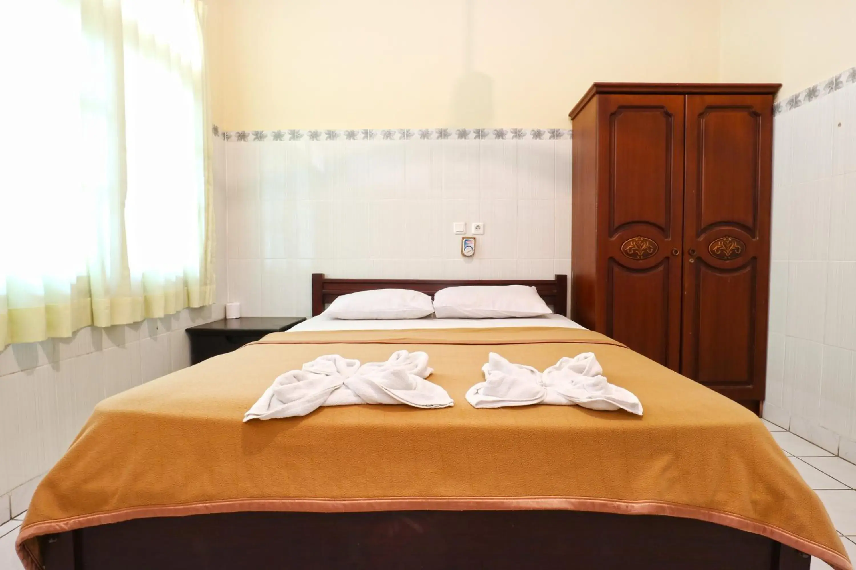 Bedroom, Bed in Gora Beach Inn Bedroom, Bed in Gora Beach Inn