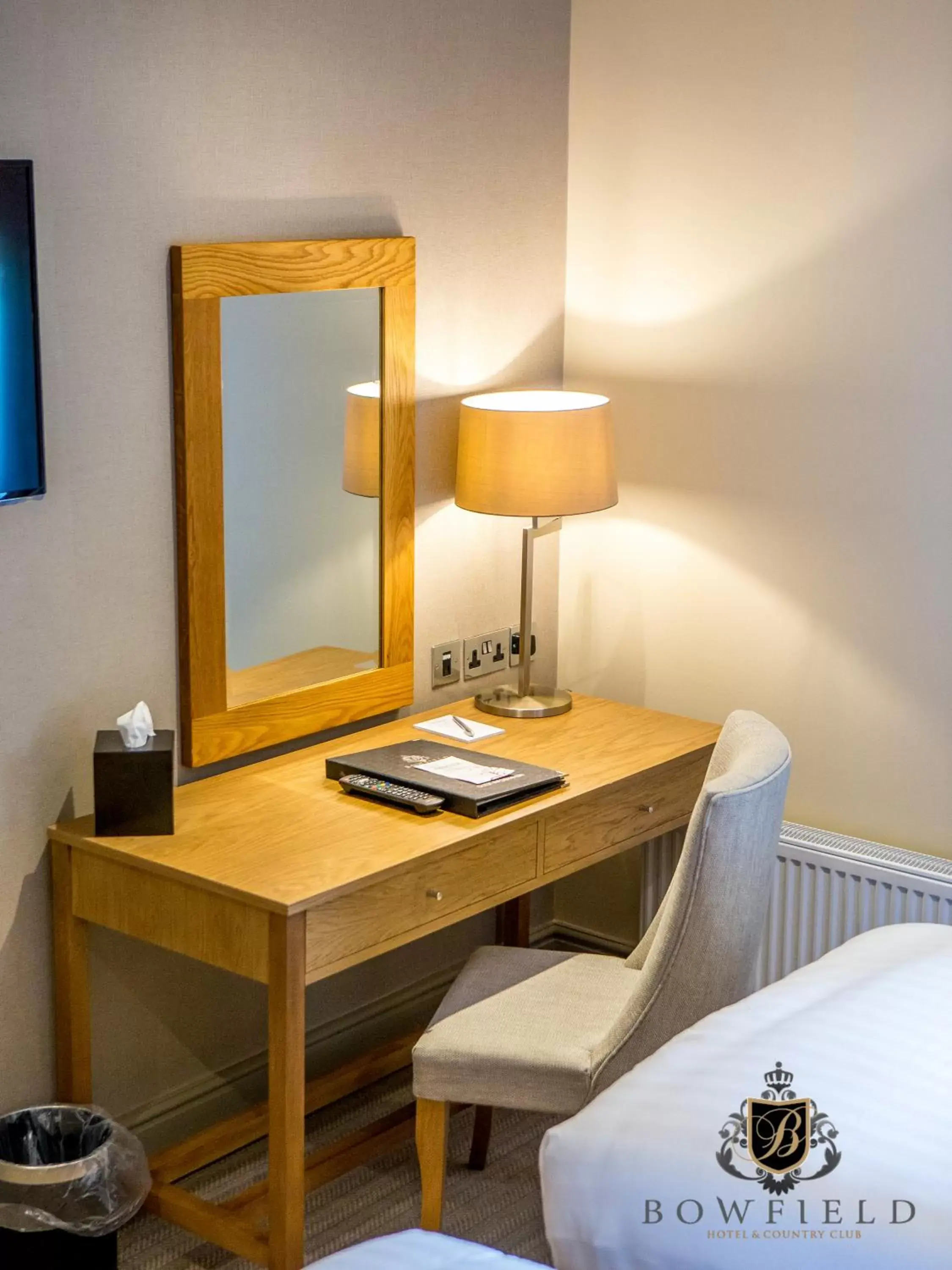 Bedroom, Seating Area in Bowfield Hotel and Spa