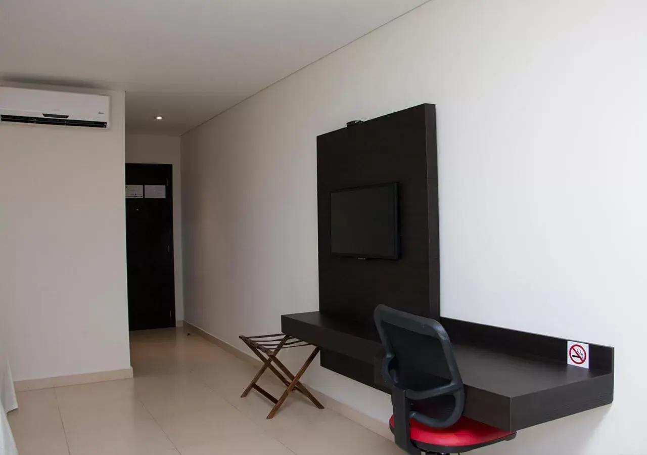 TV/Entertainment Center in Diverxo Hotel & Villas