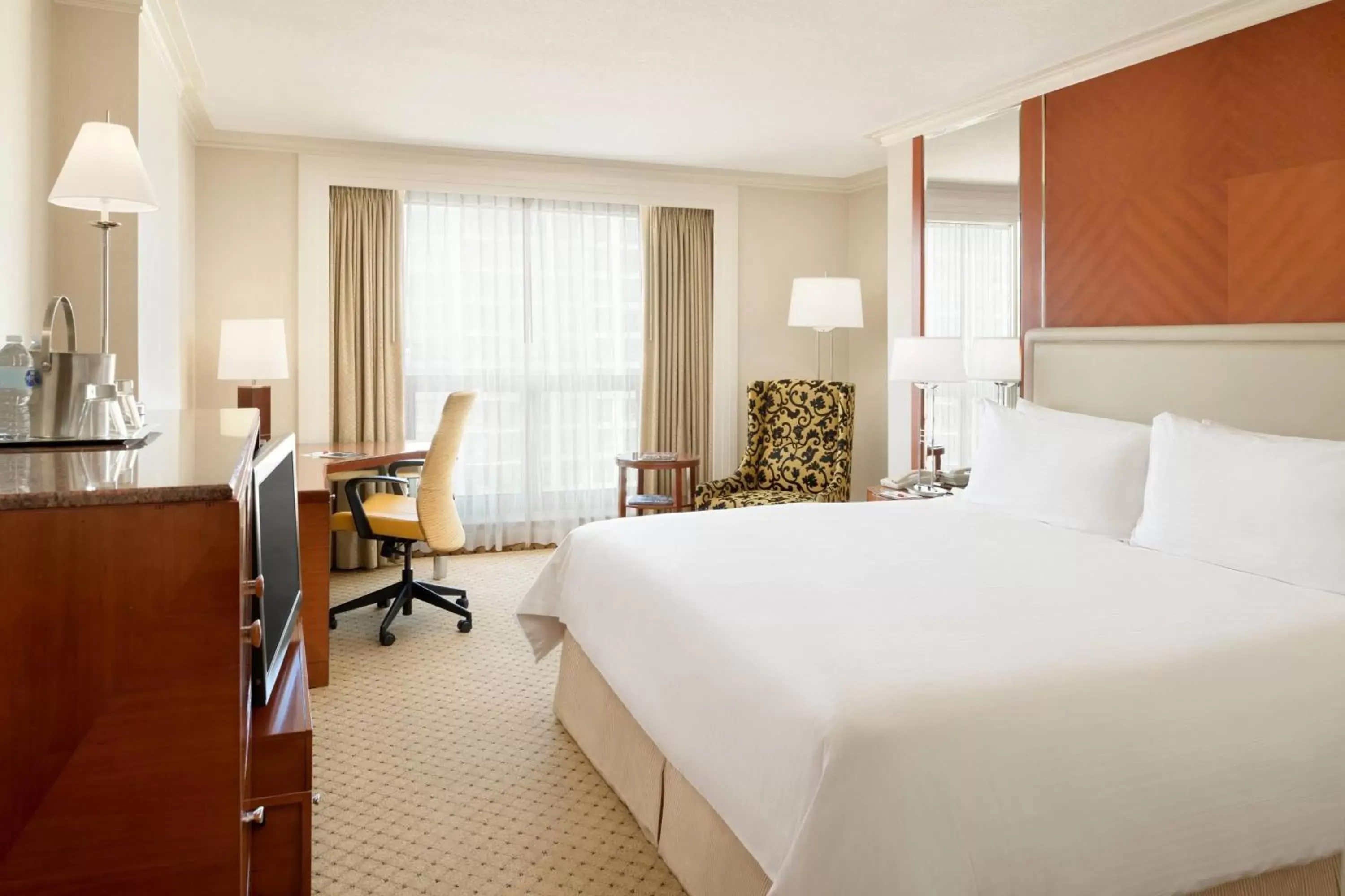 Photo of the whole room, Bed in San Diego Marriott Gaslamp Quarter - No Resort Fees