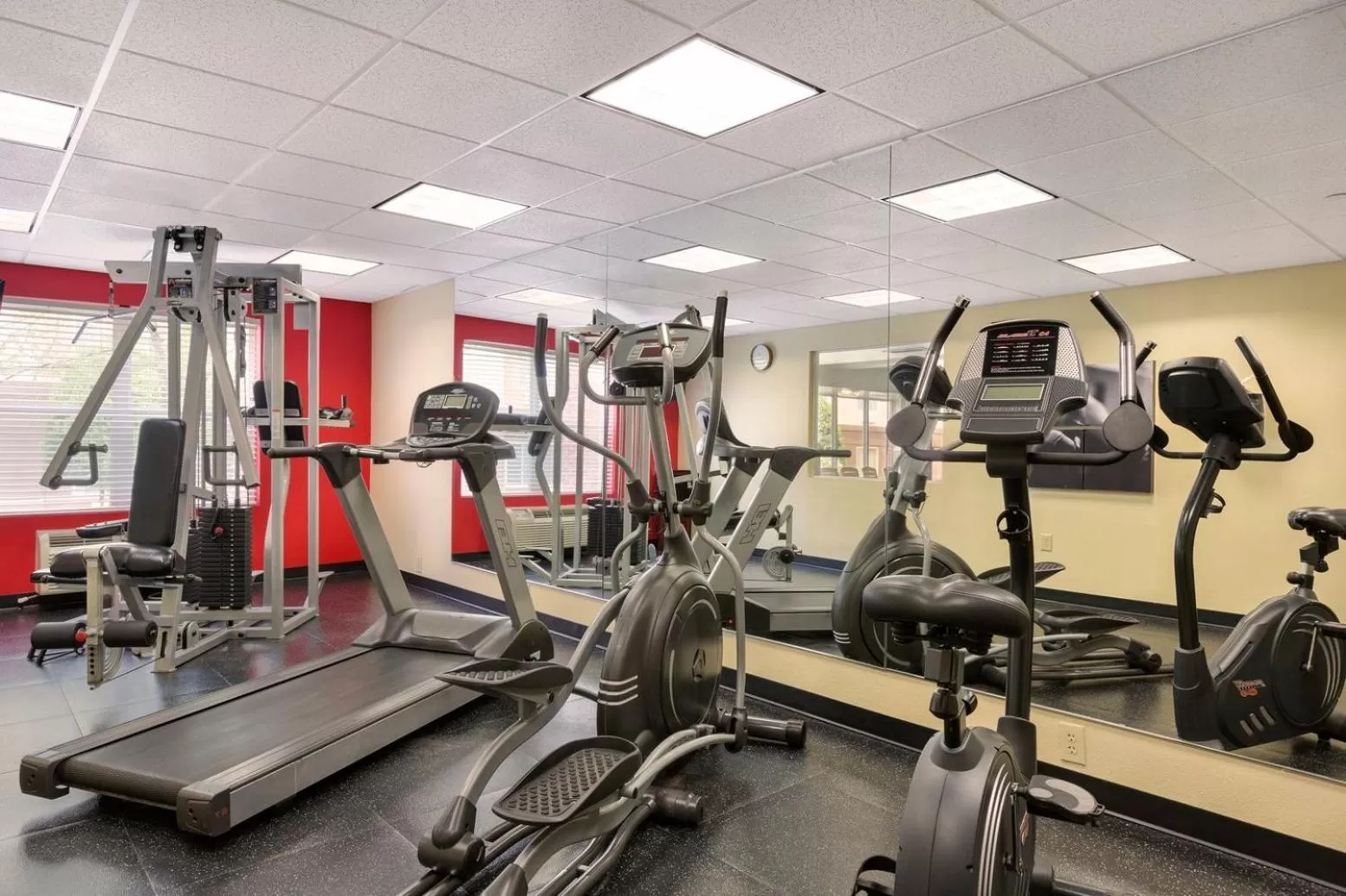 Fitness centre/facilities in Country Inn & Suites by Radisson, Chester, VA