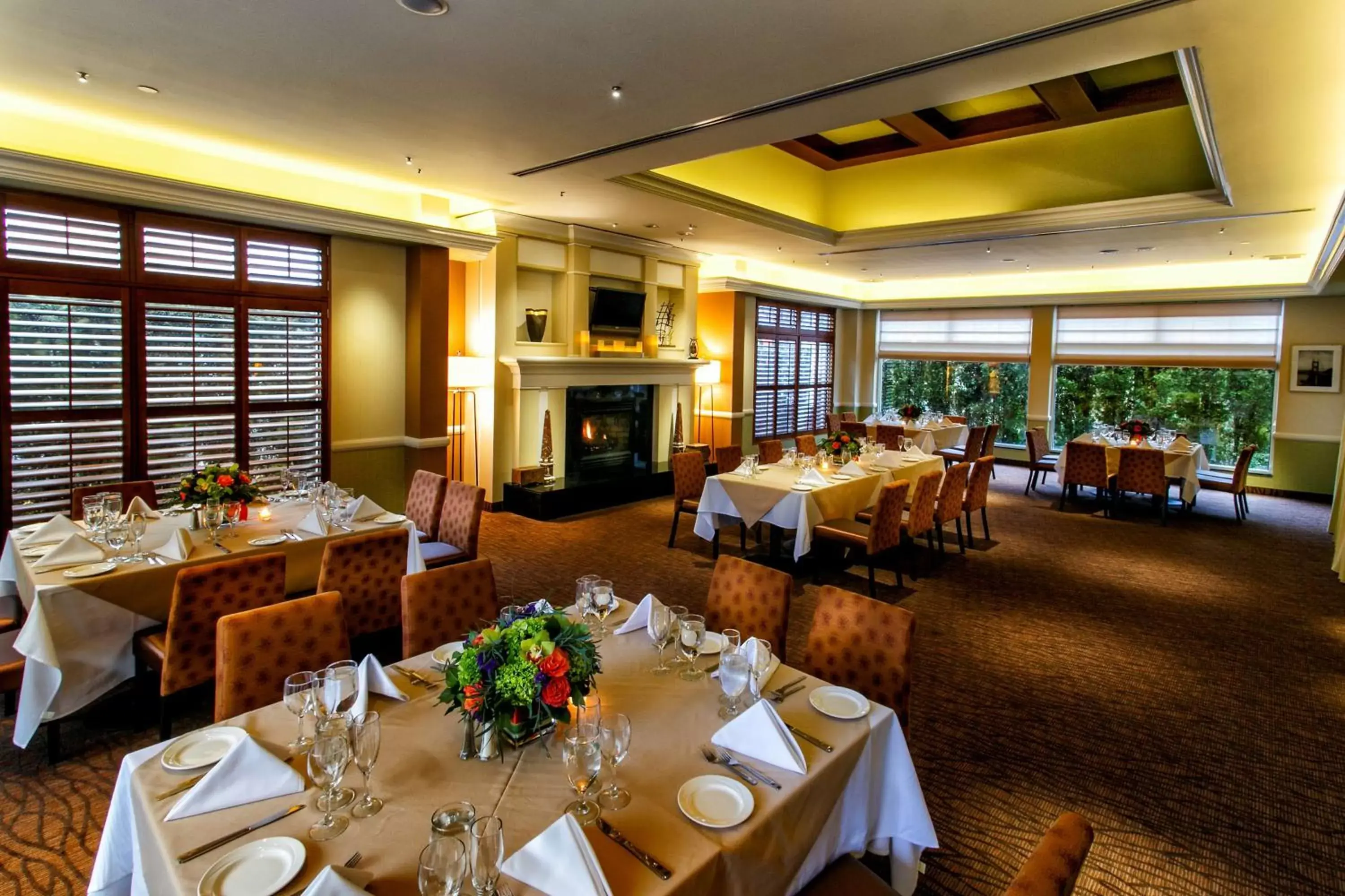 Restaurant/Places to Eat in Hilton Garden Inn New York/Staten Island