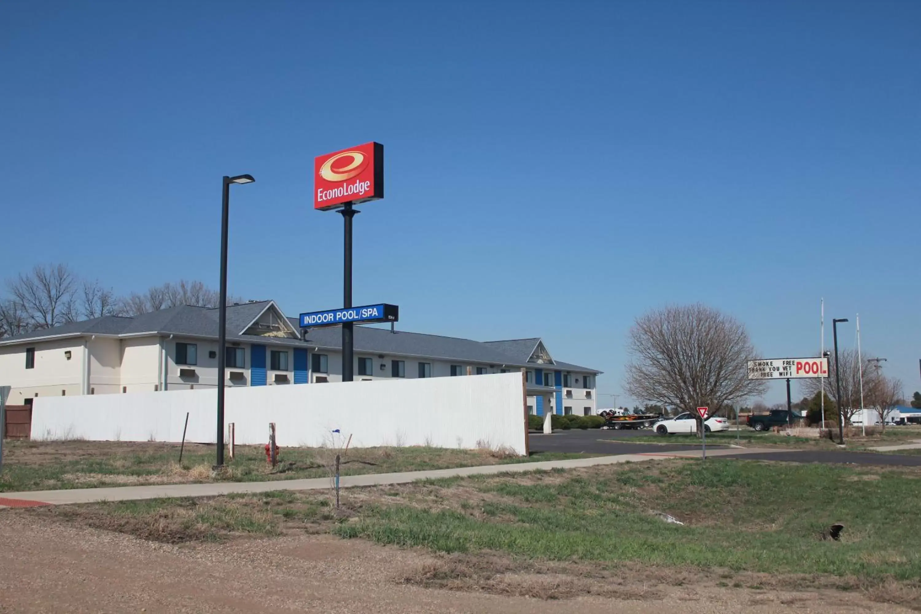 Property Building in Econo Lodge Oacoma